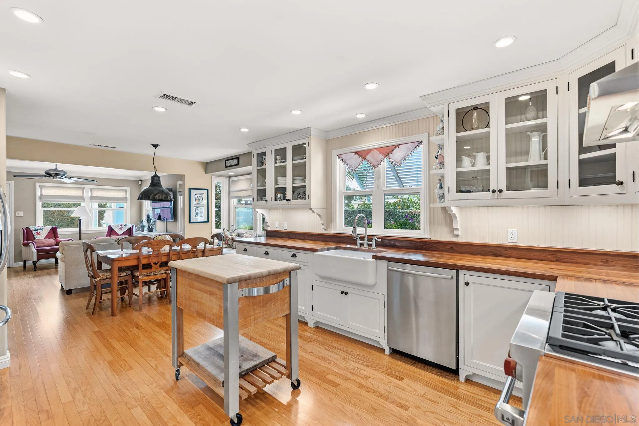 https://cdn.realtyfeed.com/cdn/127/260011323/83ac1d21570af2367bfa96bbbe68a56a.webp