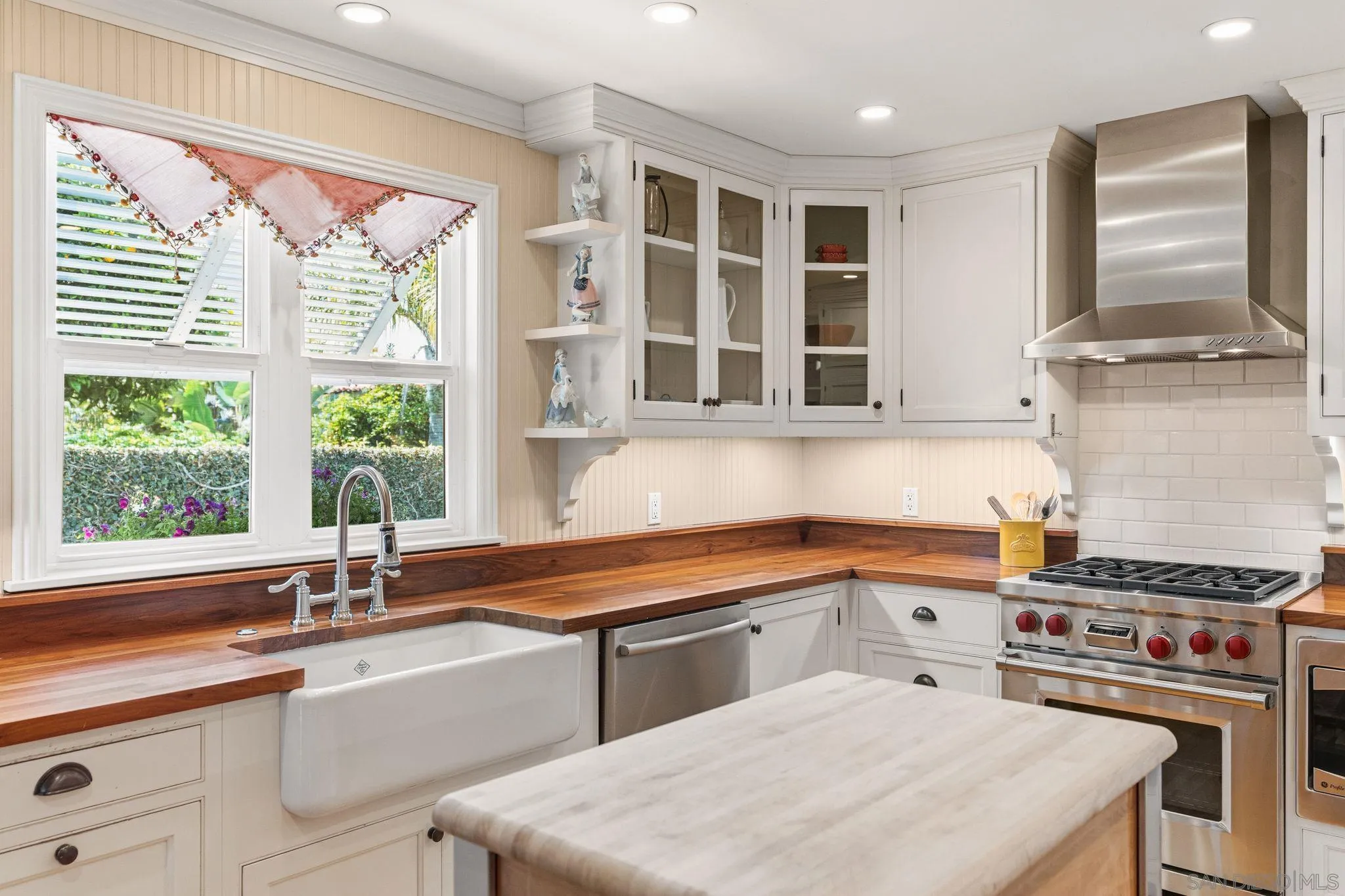 https://cdn.realtyfeed.com/cdn/127/260011323/97bcedda4145a101c2621c14b7ddb68a.webp
