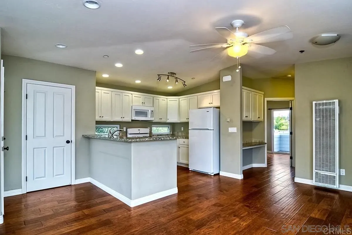 https://cdn.realtyfeed.com/cdn/127/260011323/cb511f9648f46f5f015756361ba40cb2.webp