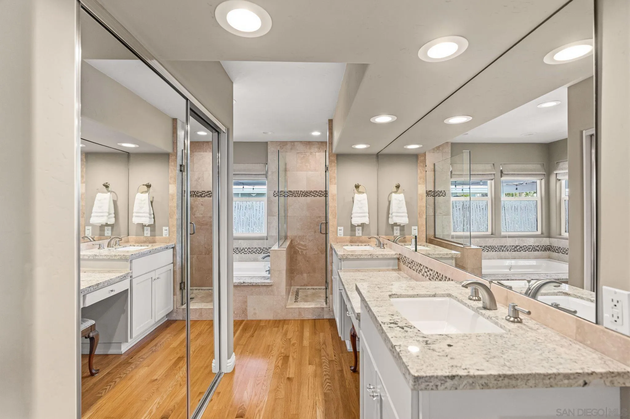 https://cdn.realtyfeed.com/cdn/127/260011323/e97adbd7cf1230f30766c9a2e188ca16.webp