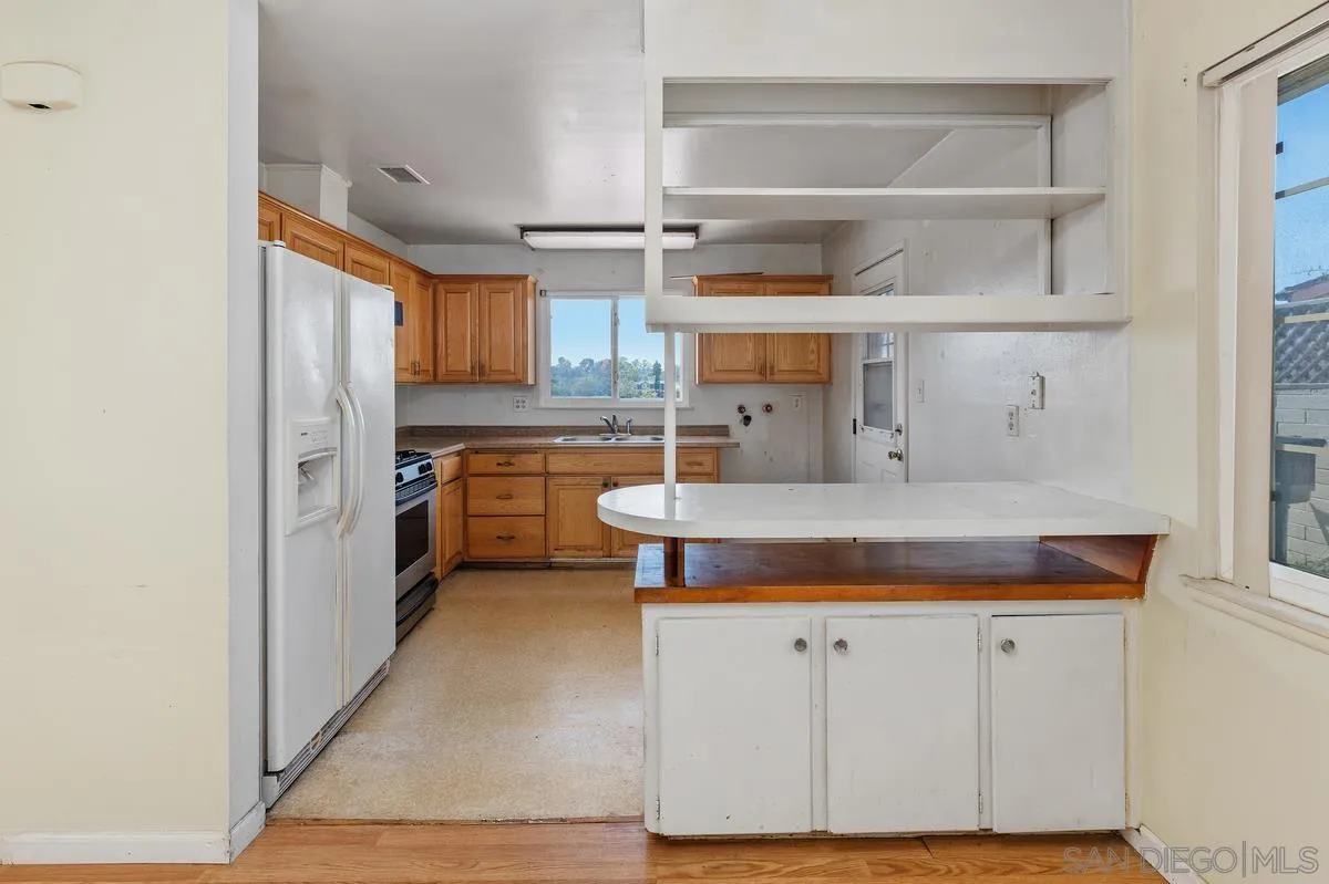 https://cdn.realtyfeed.com/cdn/127/260011324/cf85bad5bce8b3469c9af71ee3996db9.webp