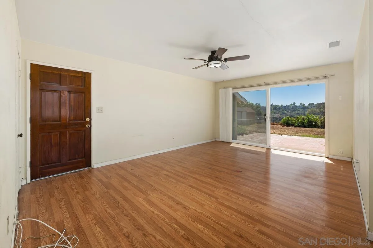 https://cdn.realtyfeed.com/cdn/127/260011324/fdcebf8469a5ae146fa173c8c783f20f.webp