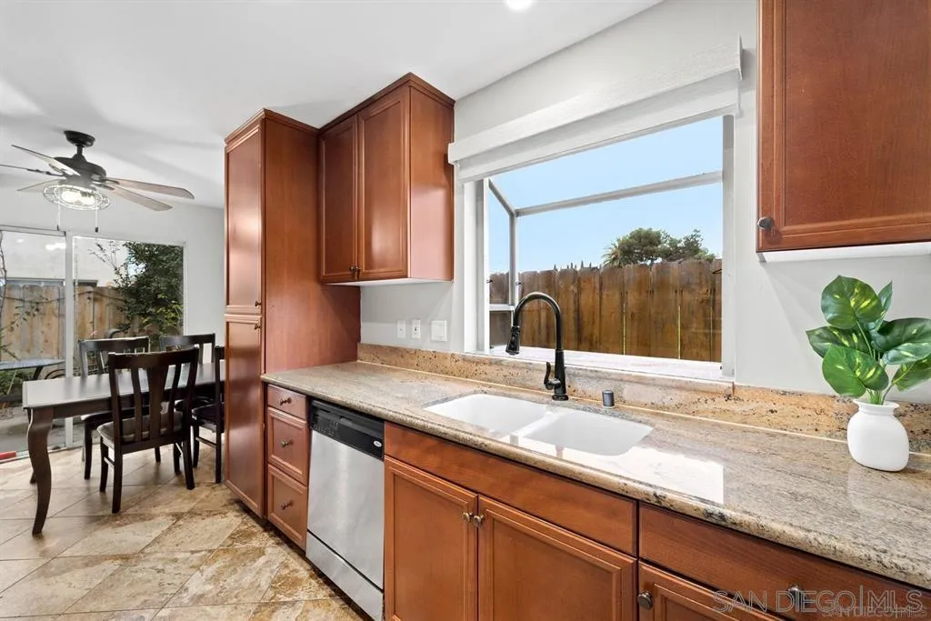 Photo #8: 260011325 Listing: Photo #8