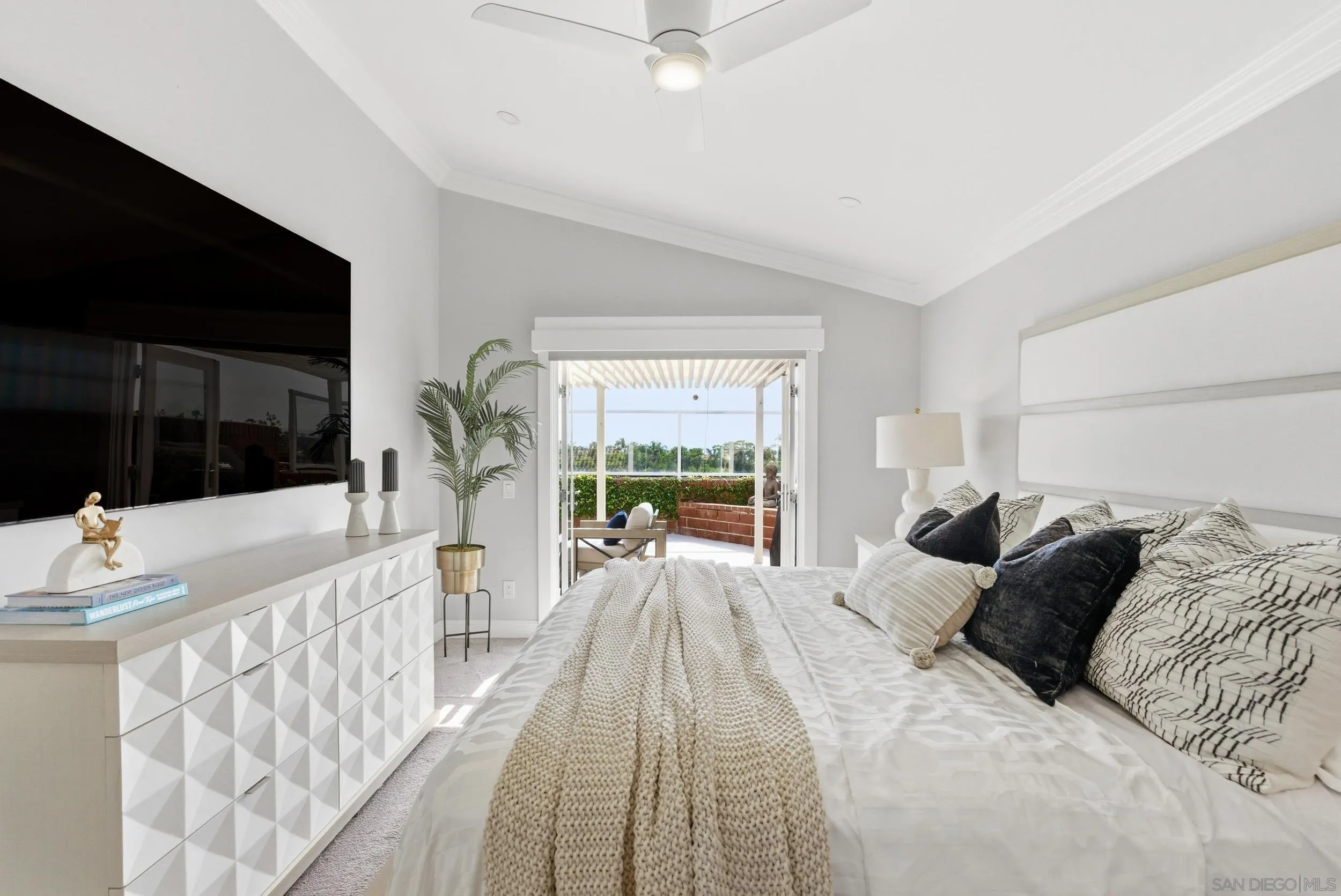 https://cdn.realtyfeed.com/cdn/127/260011334/5d13376e20377de7aadadae310ebd9b0.webp