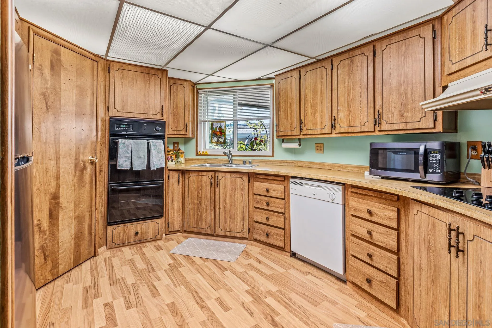 https://cdn.realtyfeed.com/cdn/127/260011336/2659c690ca3e5a70df457c5788a941f8.webp