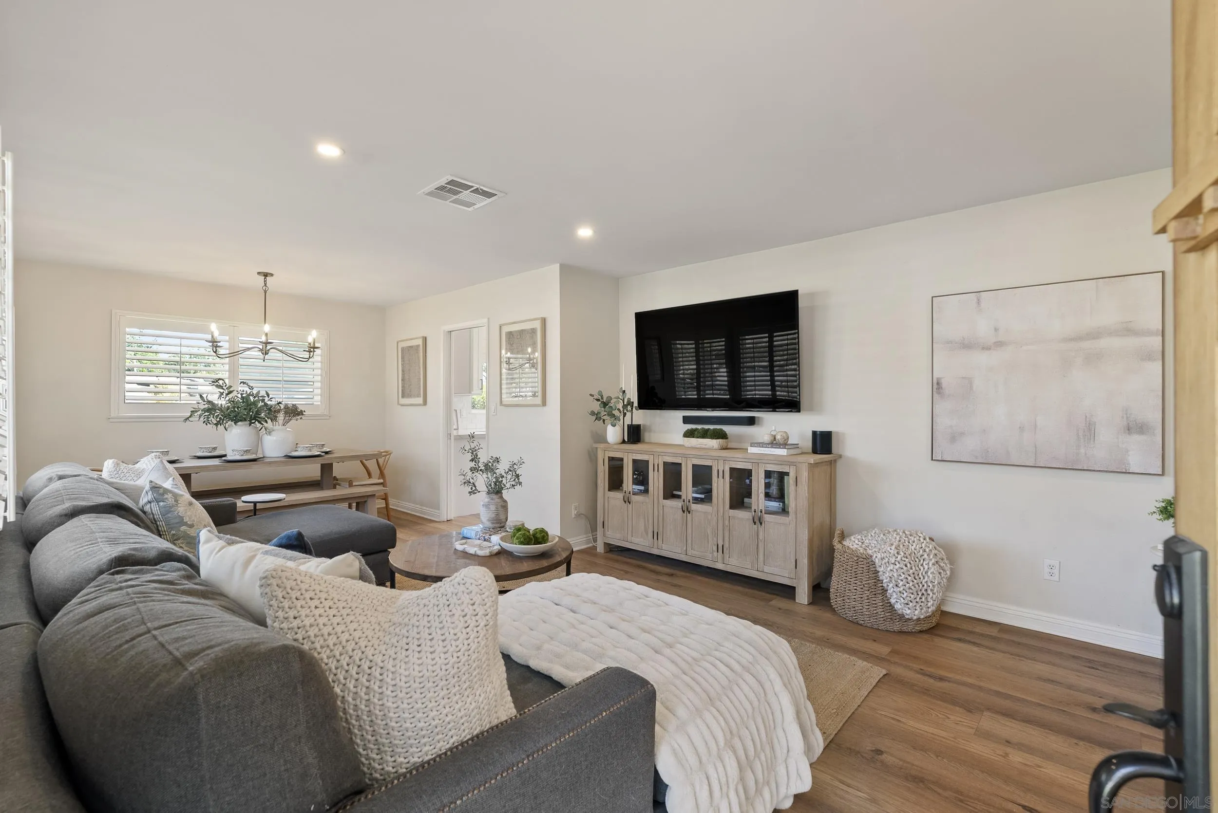 https://cdn.realtyfeed.com/cdn/127/260011337/349c36a0843b488ba9b6c762b169afab.webp