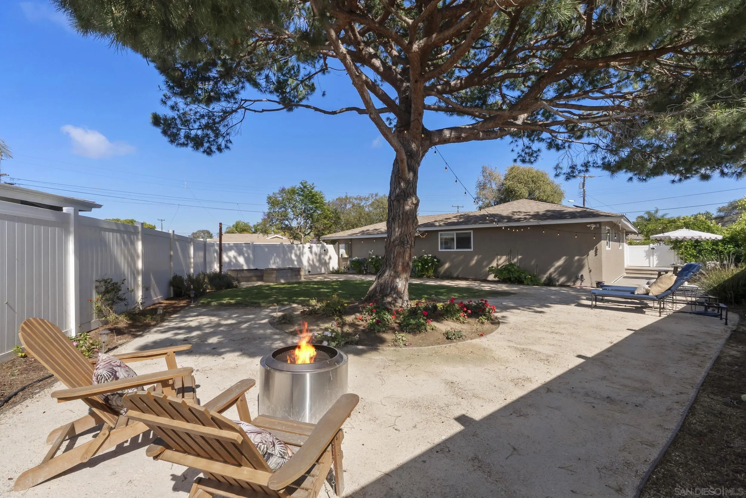 https://cdn.realtyfeed.com/cdn/127/260011337/42b683373709a386548a29a3f37f7d17.webp