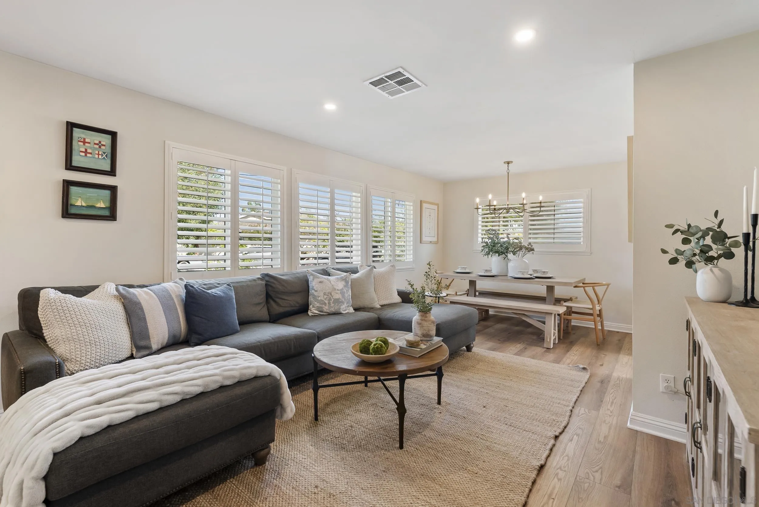 https://cdn.realtyfeed.com/cdn/127/260011337/4bc8828df7d4e76368a35693a868e7b9.webp