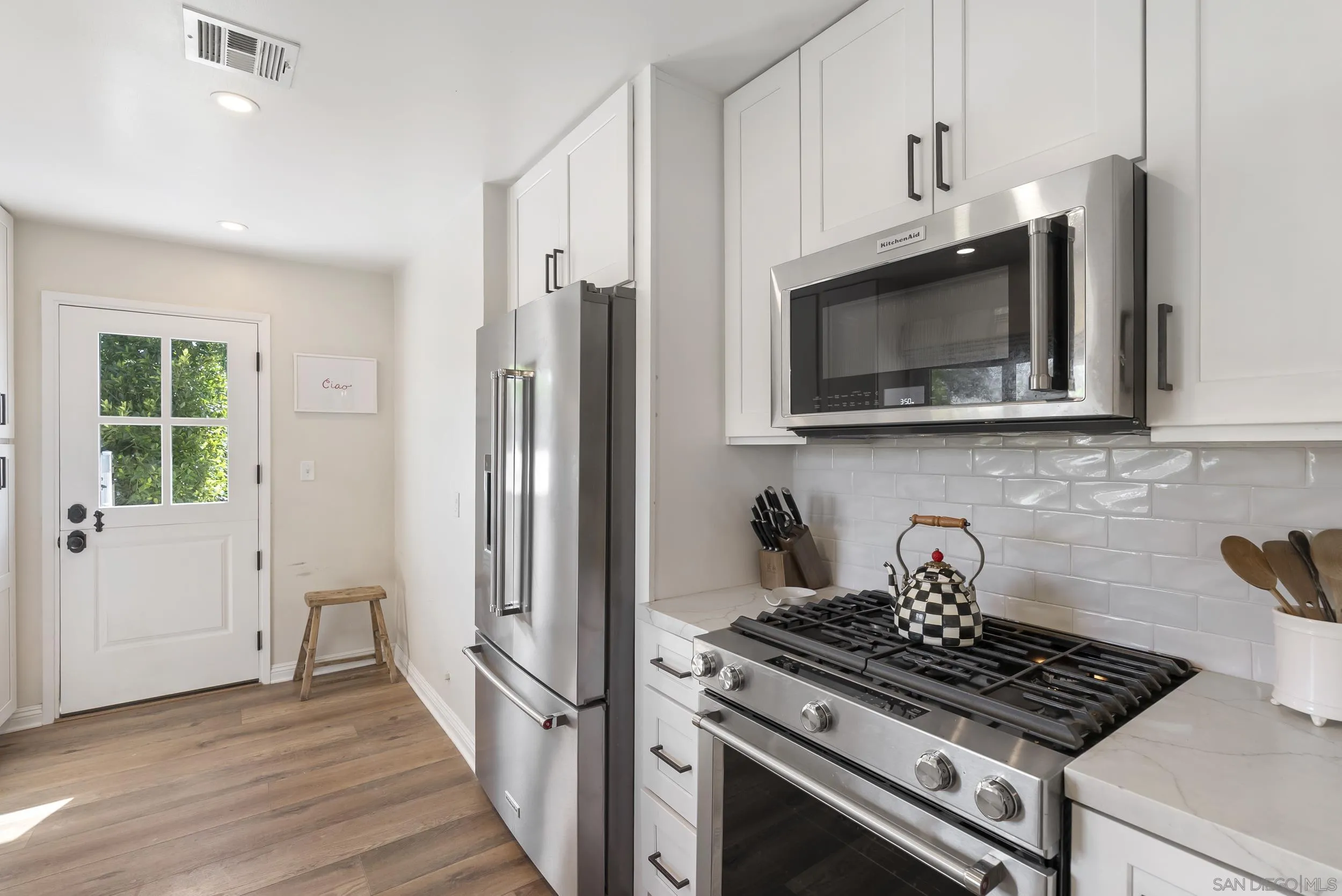 https://cdn.realtyfeed.com/cdn/127/260011337/60e6bdde73cd489c34195024a778ed55.webp