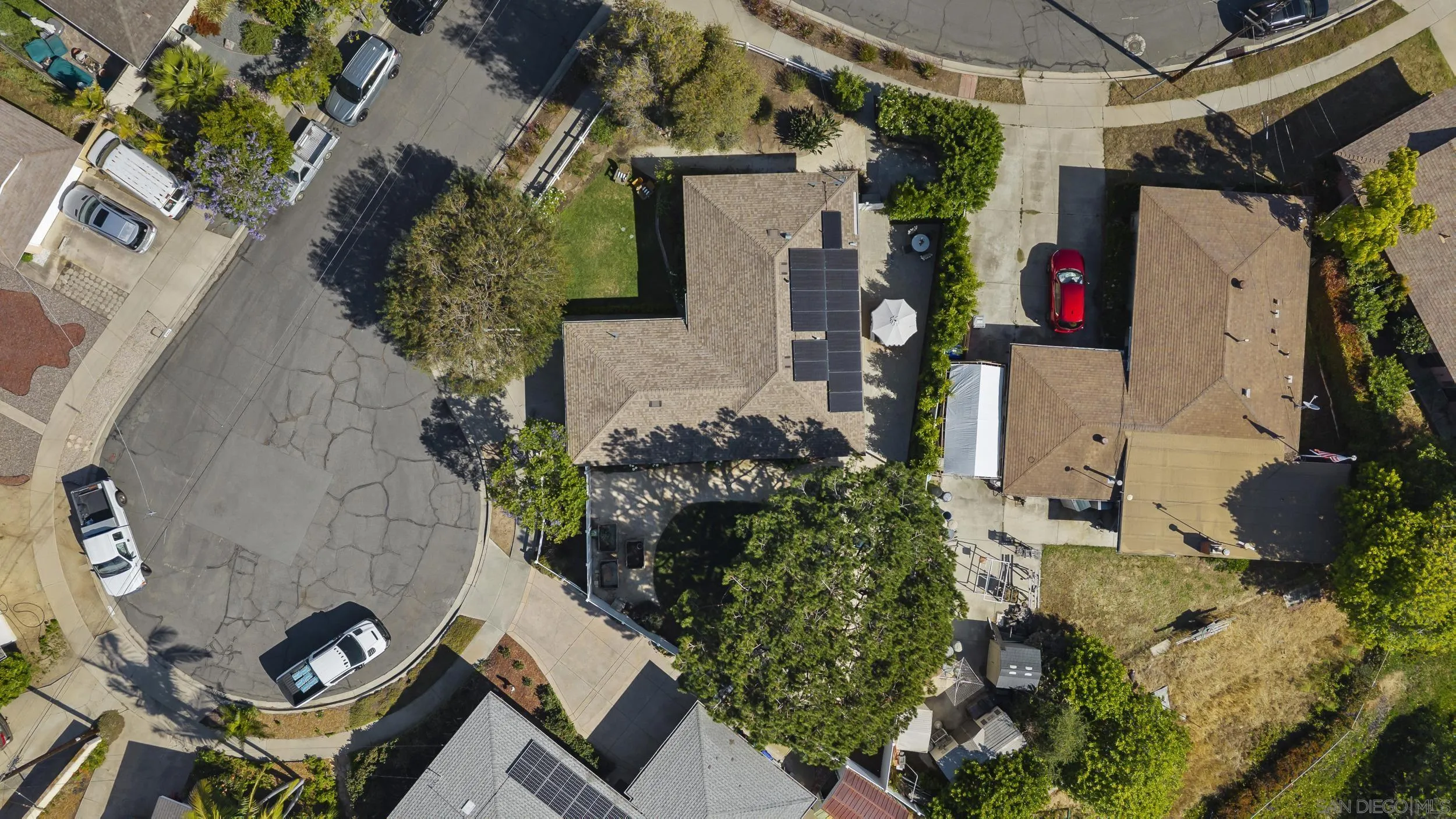 https://cdn.realtyfeed.com/cdn/127/260011337/6351931340e1098a642f96848185e634.webp