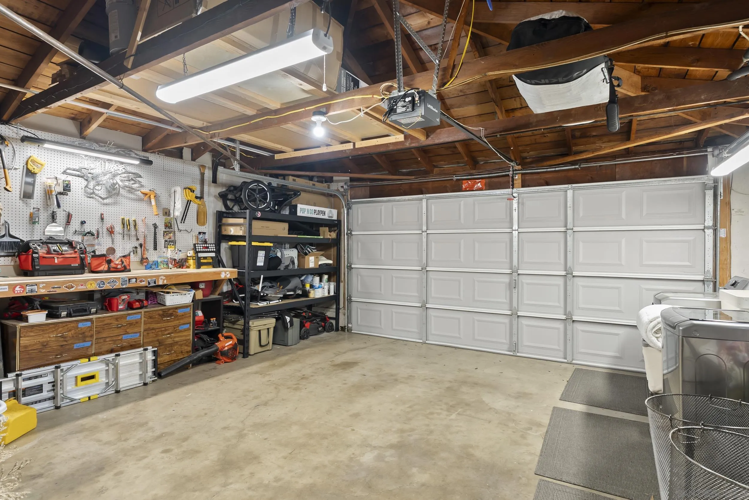 https://cdn.realtyfeed.com/cdn/127/260011337/7be6d8859575327a05a96bc2cf9fd19b.webp