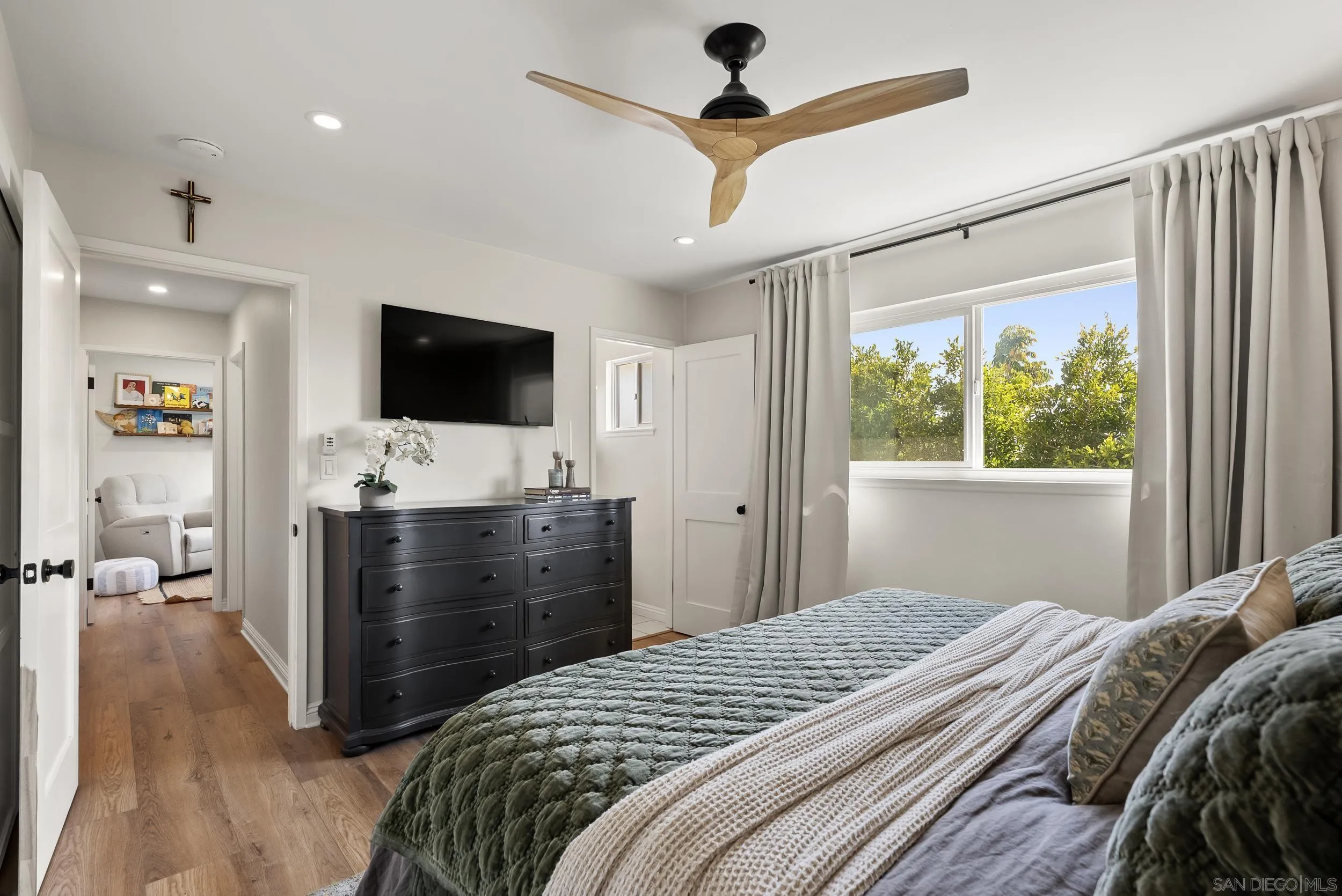 https://cdn.realtyfeed.com/cdn/127/260011337/c7bdfd3971d11226c19a8544324b7ca1.webp