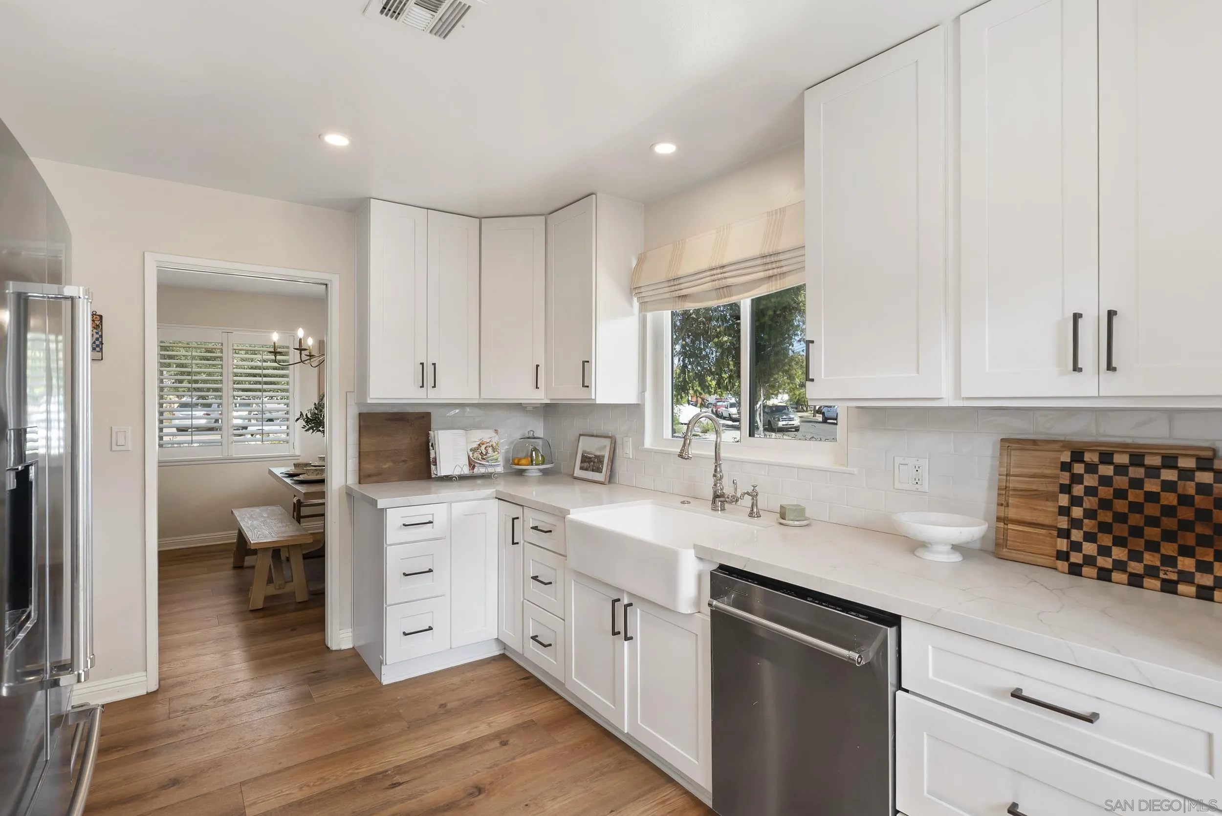 https://cdn.realtyfeed.com/cdn/127/260011337/d2e43bcb4705848a5b84b7d13d35cb8d.webp