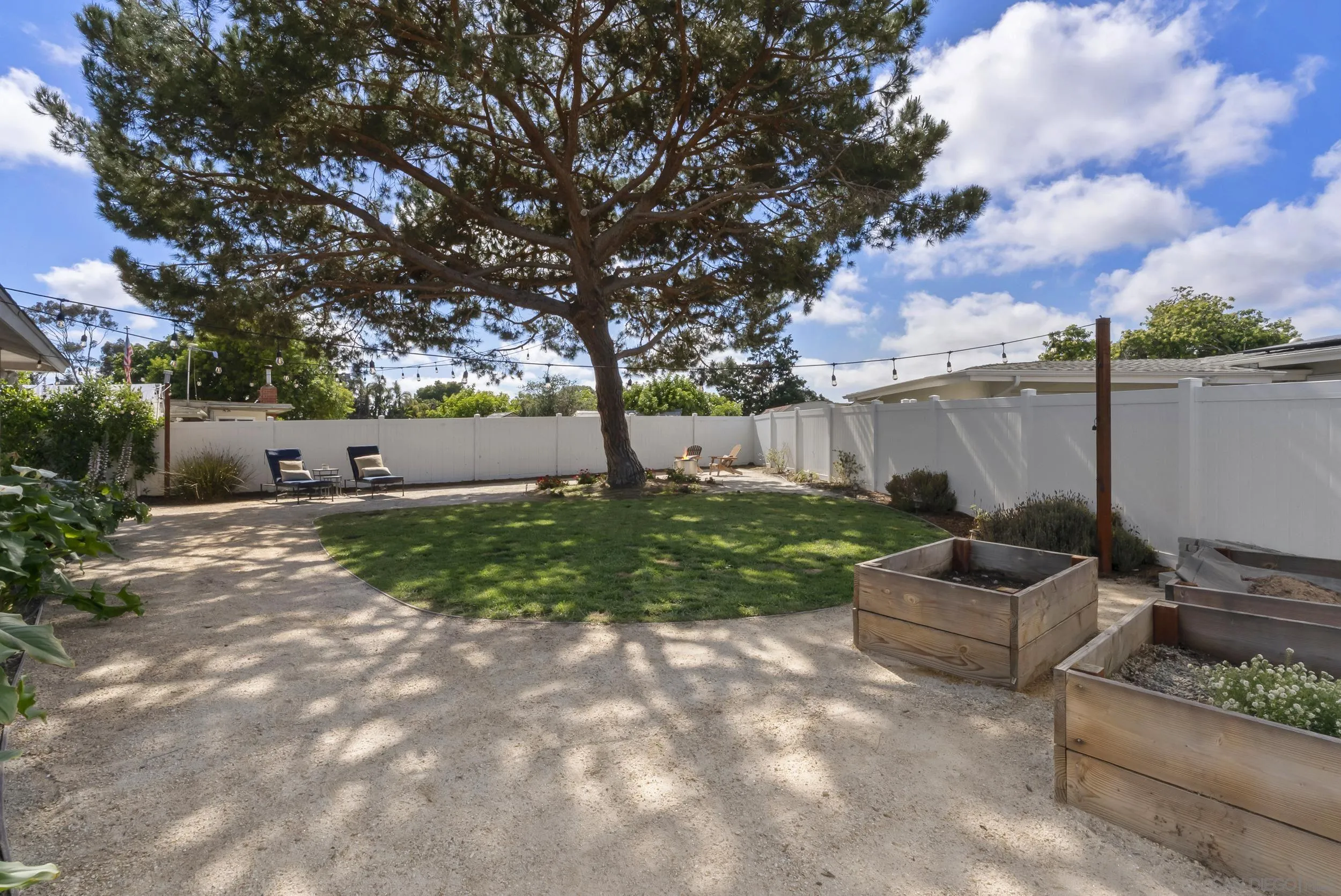 https://cdn.realtyfeed.com/cdn/127/260011337/f86e4959fccd49a8befd70b163f93ec7.webp