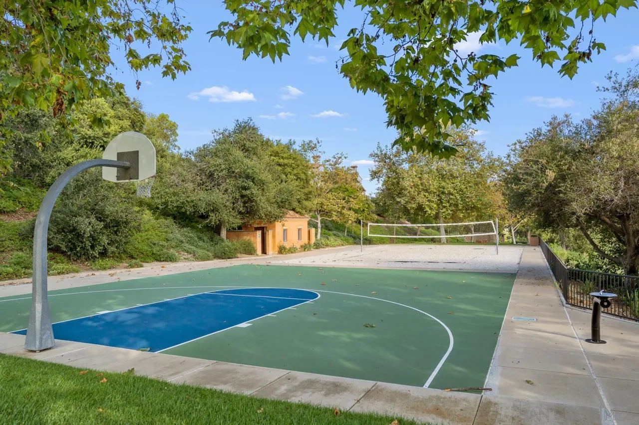 https://cdn.realtyfeed.com/cdn/127/260011341/00de3d190721671d593167cce2d1cd86.webp