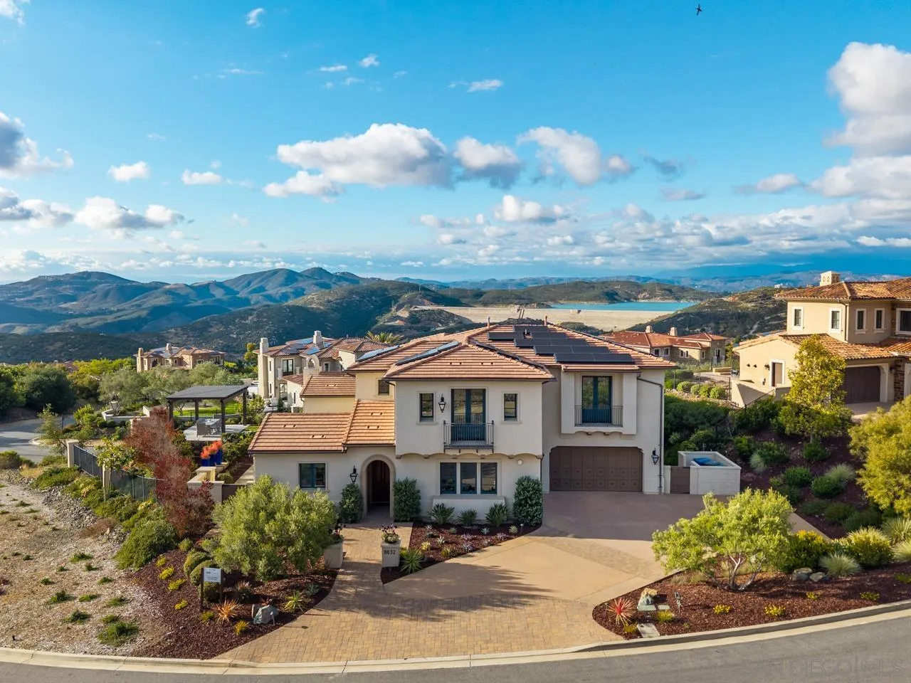 https://cdn.realtyfeed.com/cdn/127/260011341/9eb97d3825eeb038a0cb1dec0a2cfc39.webp