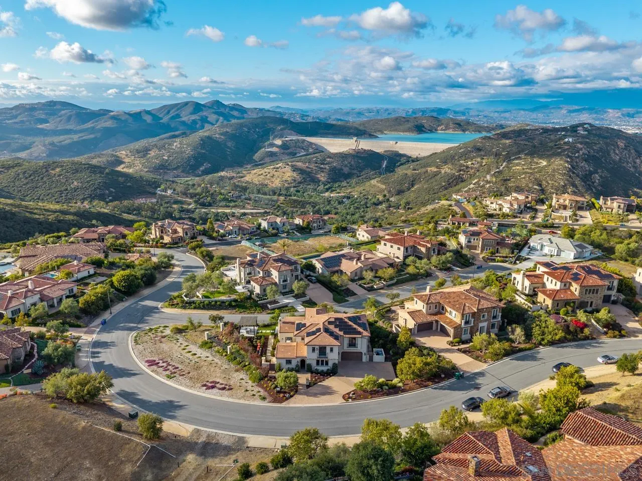 https://cdn.realtyfeed.com/cdn/127/260011341/b4585d99323b055aaca3b3b4a9b1375e.webp