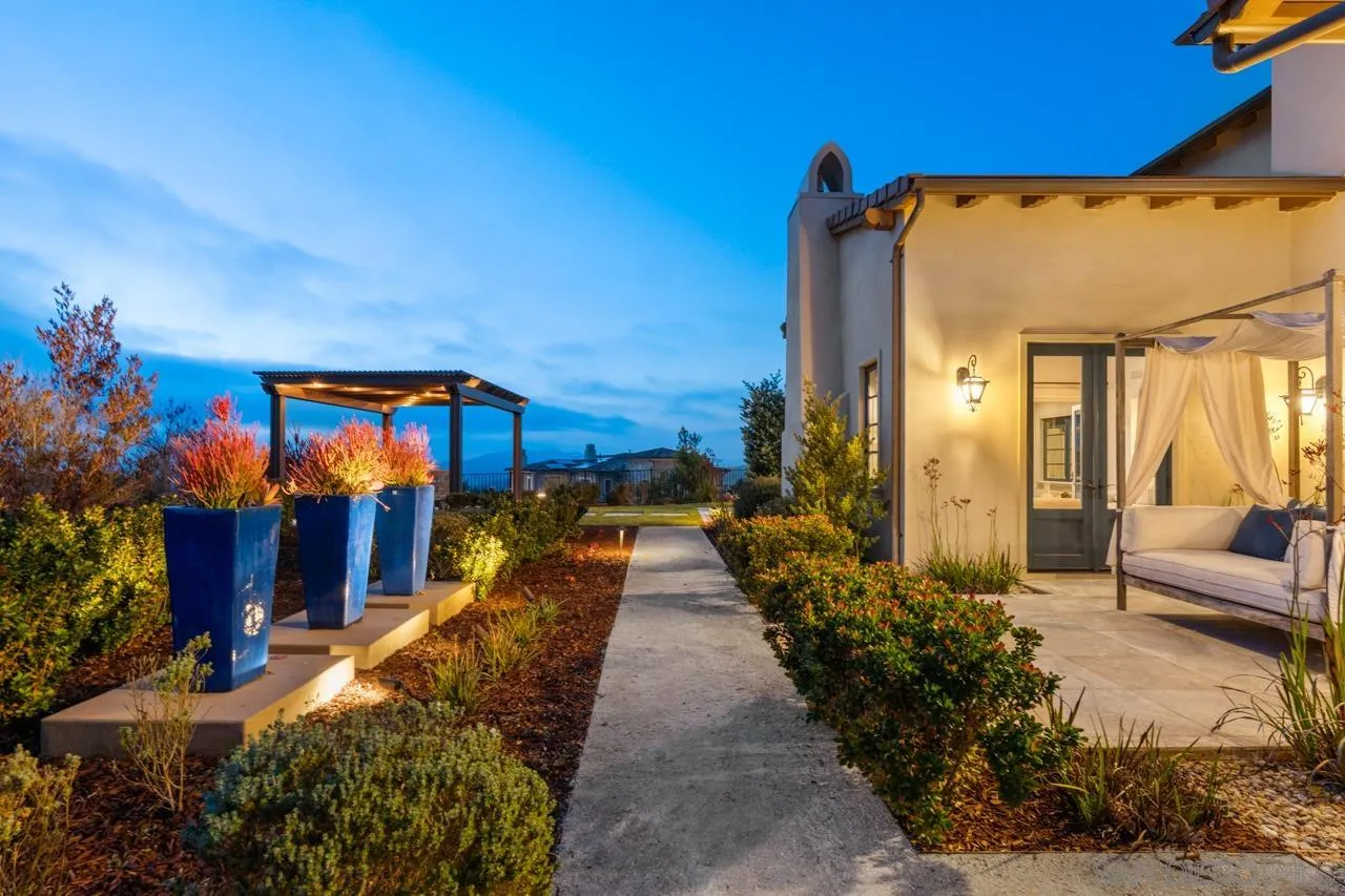 https://cdn.realtyfeed.com/cdn/127/260011341/b9b846db1732da1ce71837bf017a8185.webp