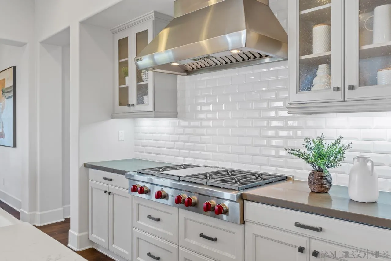 https://cdn.realtyfeed.com/cdn/127/260011341/d3f2f8600e04487271f3908234ed333a.webp