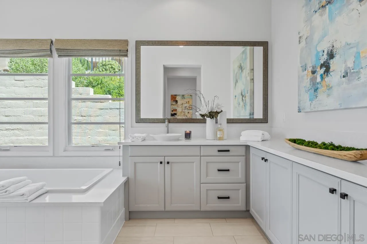 https://cdn.realtyfeed.com/cdn/127/260011341/fa5043966a1ff9345c206940203aab8a.webp