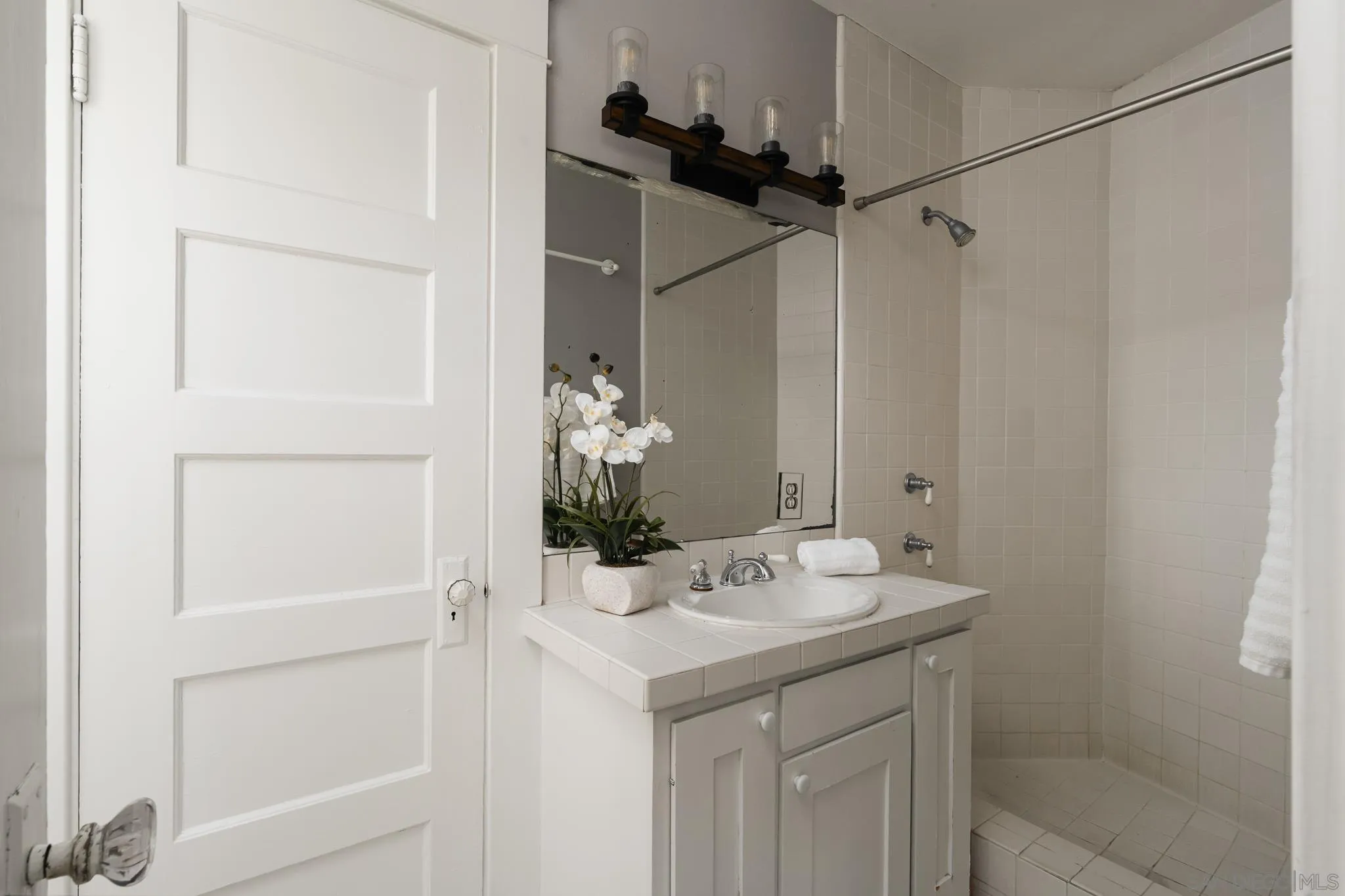 https://cdn.realtyfeed.com/cdn/127/260011343/fdcfe0e7bfdd4ba94a23d5471df0d13b.webp
