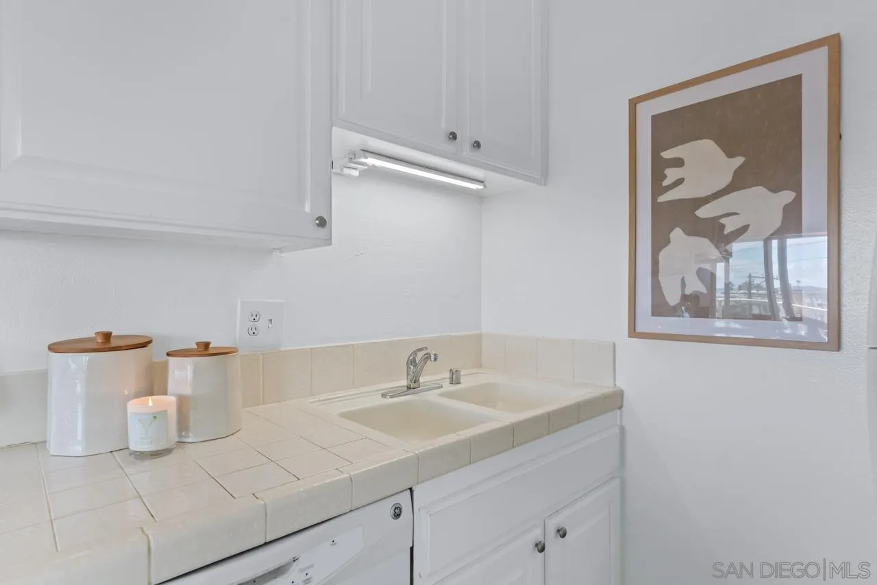 Photo #11: 260011344 Listing: Photo #11