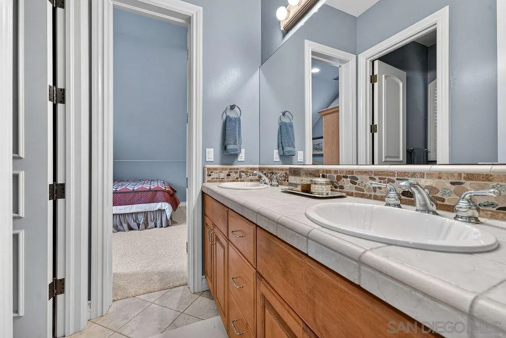 https://cdn.realtyfeed.com/cdn/127/260011346/8da173f92f758954b482a6290580b399.webp