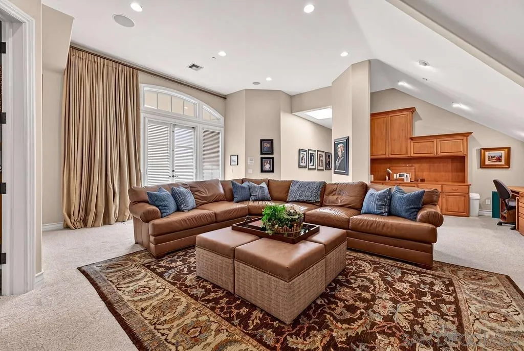 https://cdn.realtyfeed.com/cdn/127/260011346/fed94a6be415bcfe9eea4f74a2c82304.webp
