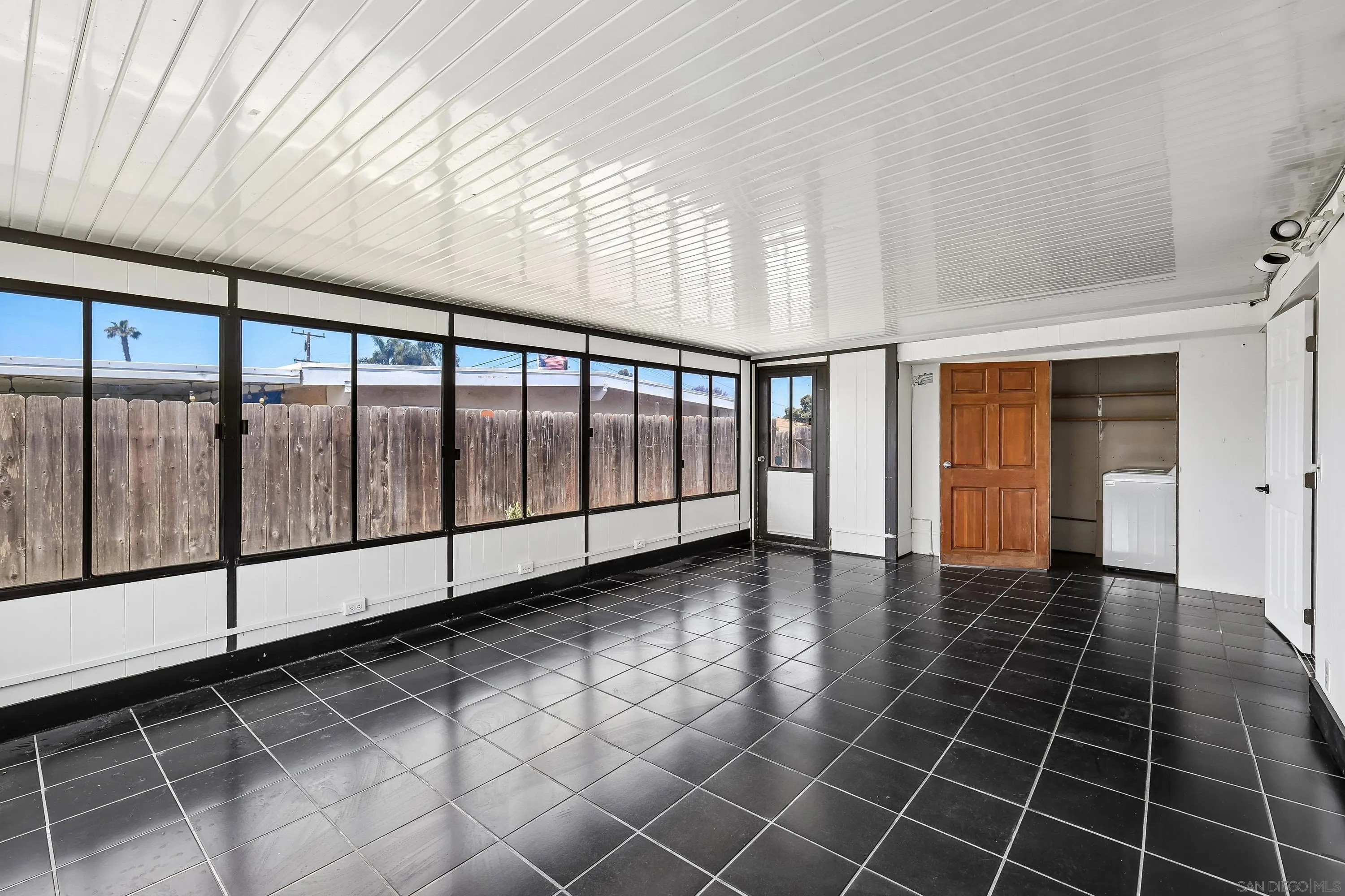 https://cdn.realtyfeed.com/cdn/127/260011350/242316e3ea7e3f6e900a684c8d87f80c.webp