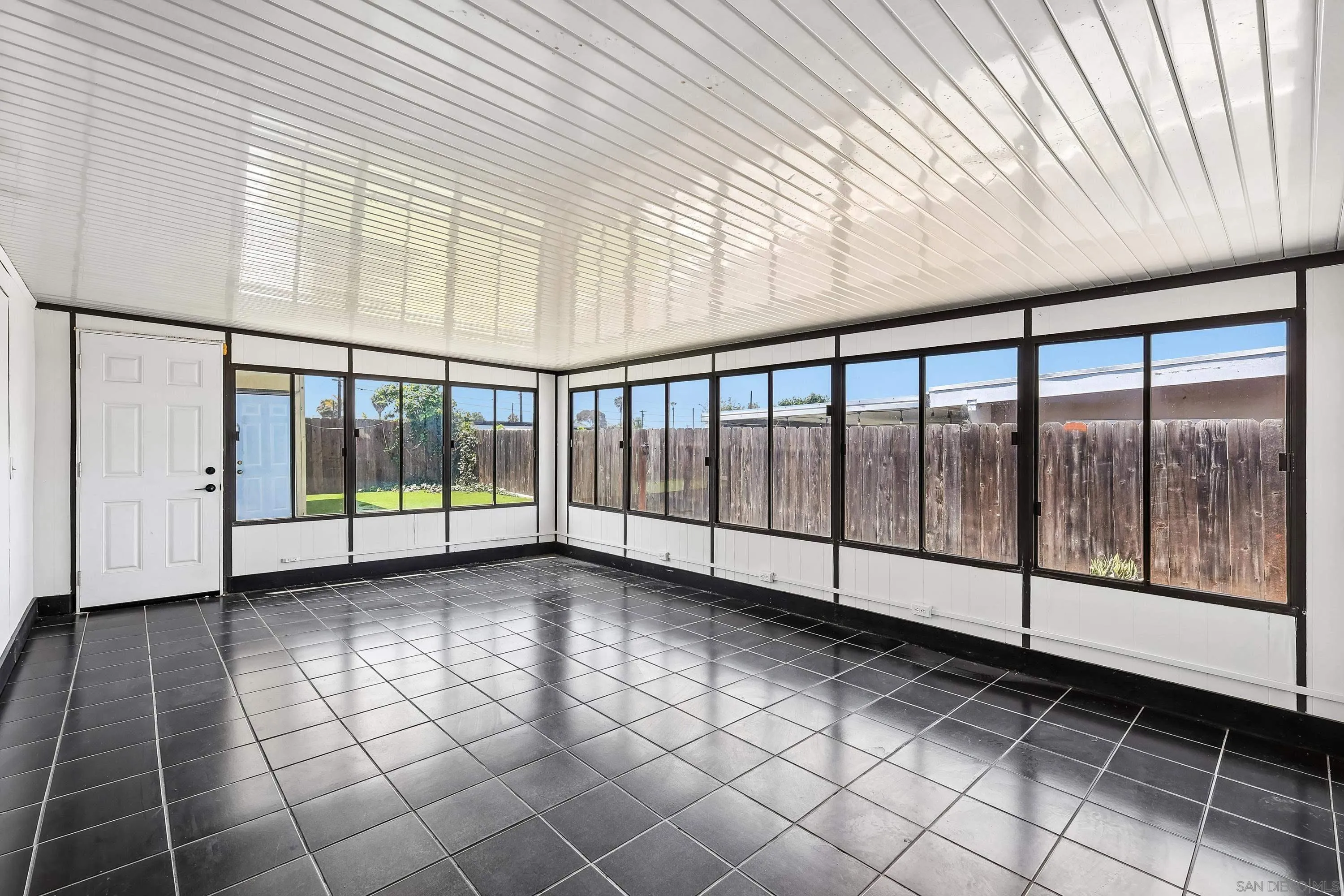 https://cdn.realtyfeed.com/cdn/127/260011350/c94095a3dfbf07433f34e0eb97da09f2.webp