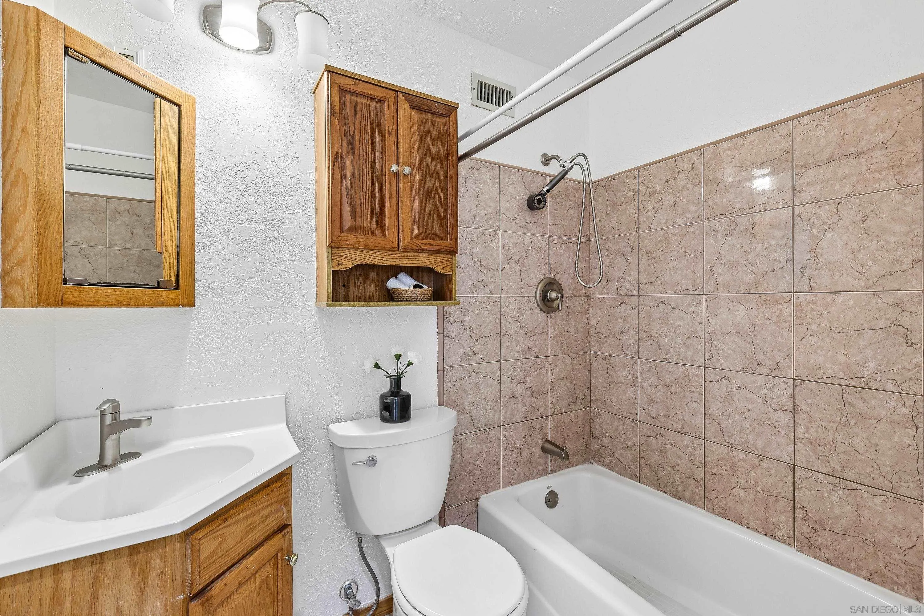 https://cdn.realtyfeed.com/cdn/127/260011350/f2e4d411af57dc9634854b127ebe6b2d.webp
