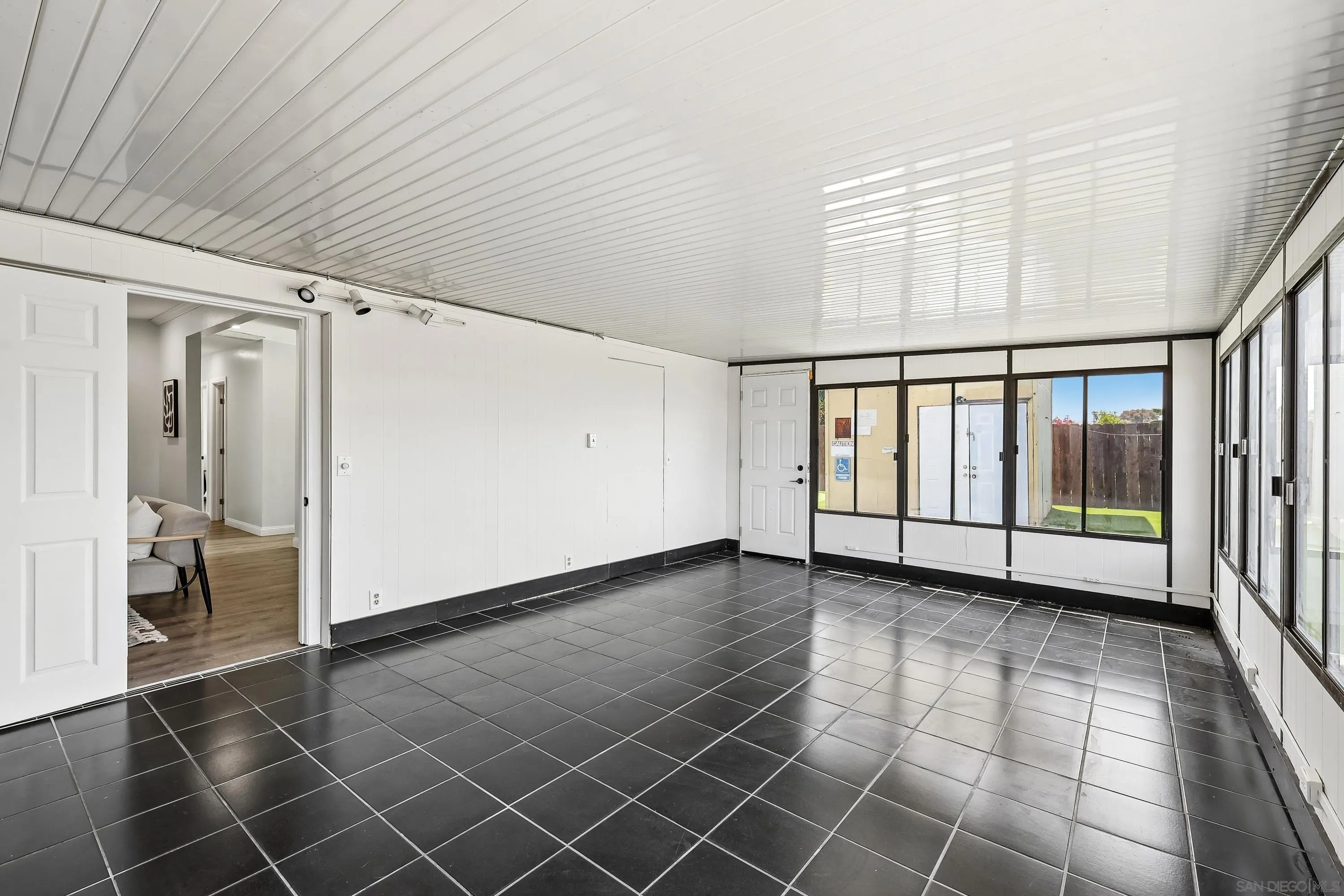 https://cdn.realtyfeed.com/cdn/127/260011350/fdafbfb248cb02ea8dcb4a834242484b.webp