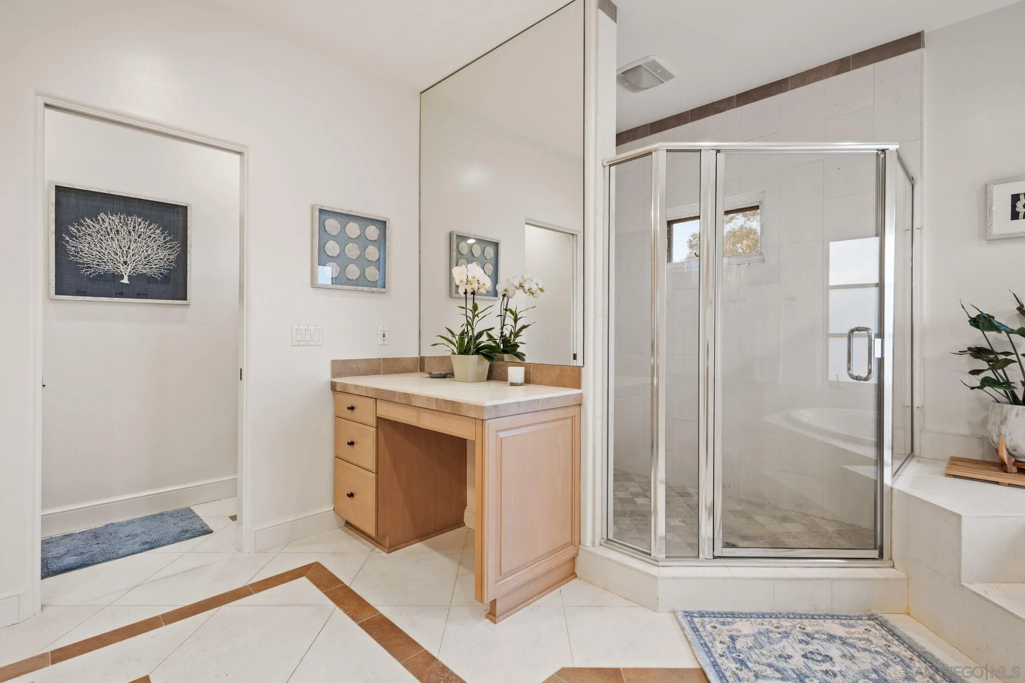 https://cdn.realtyfeed.com/cdn/127/260011351/171d3d566fd9cf015205eb5b27e5f6b7.webp