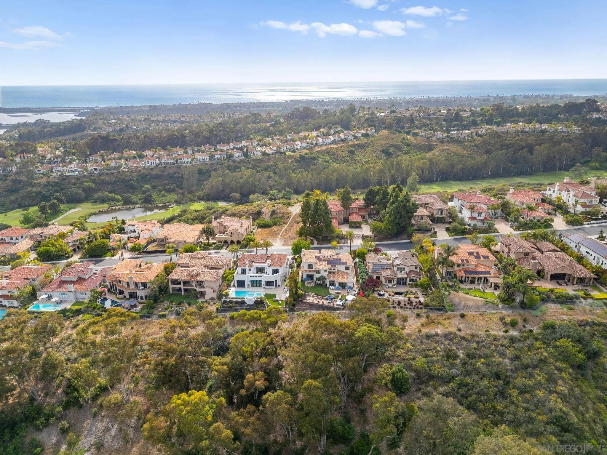 https://cdn.realtyfeed.com/cdn/127/260011351/49aa94ba28434ec4eb45309af0d30768.webp