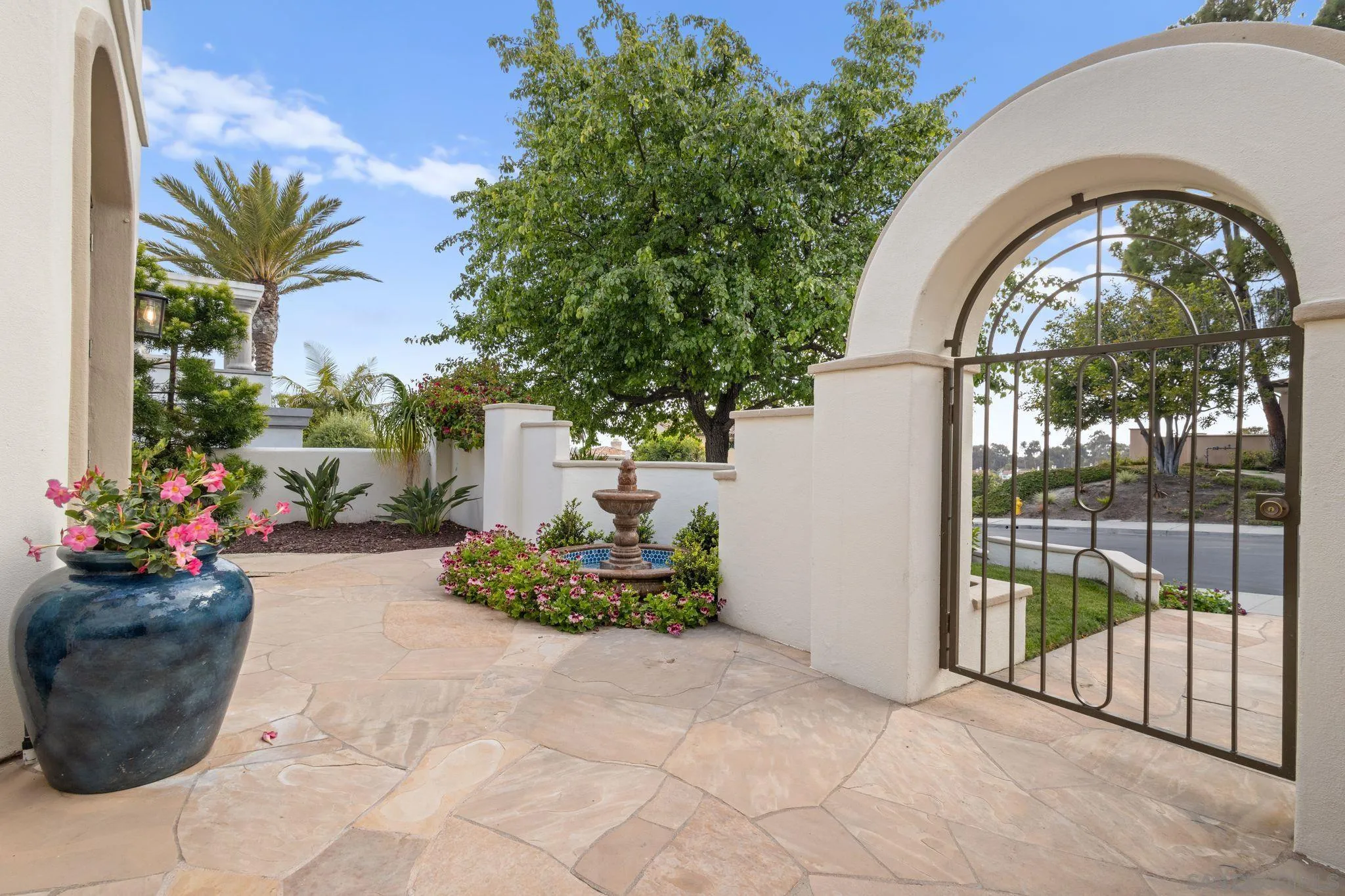 https://cdn.realtyfeed.com/cdn/127/260011351/70483fa57119f9b8d262aeb0b7fdce36.webp