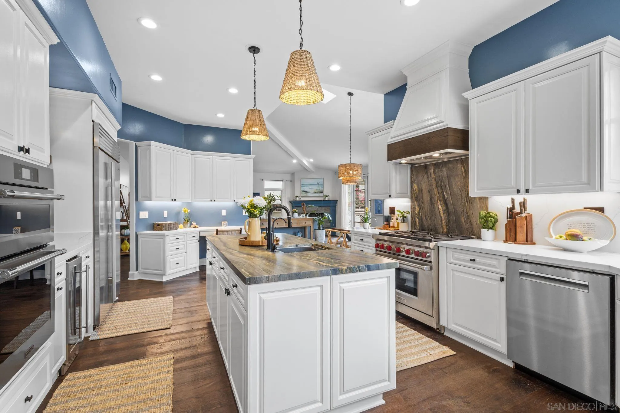 https://cdn.realtyfeed.com/cdn/127/260011351/b94135a95b4b9f9618259627b27abc4a.webp