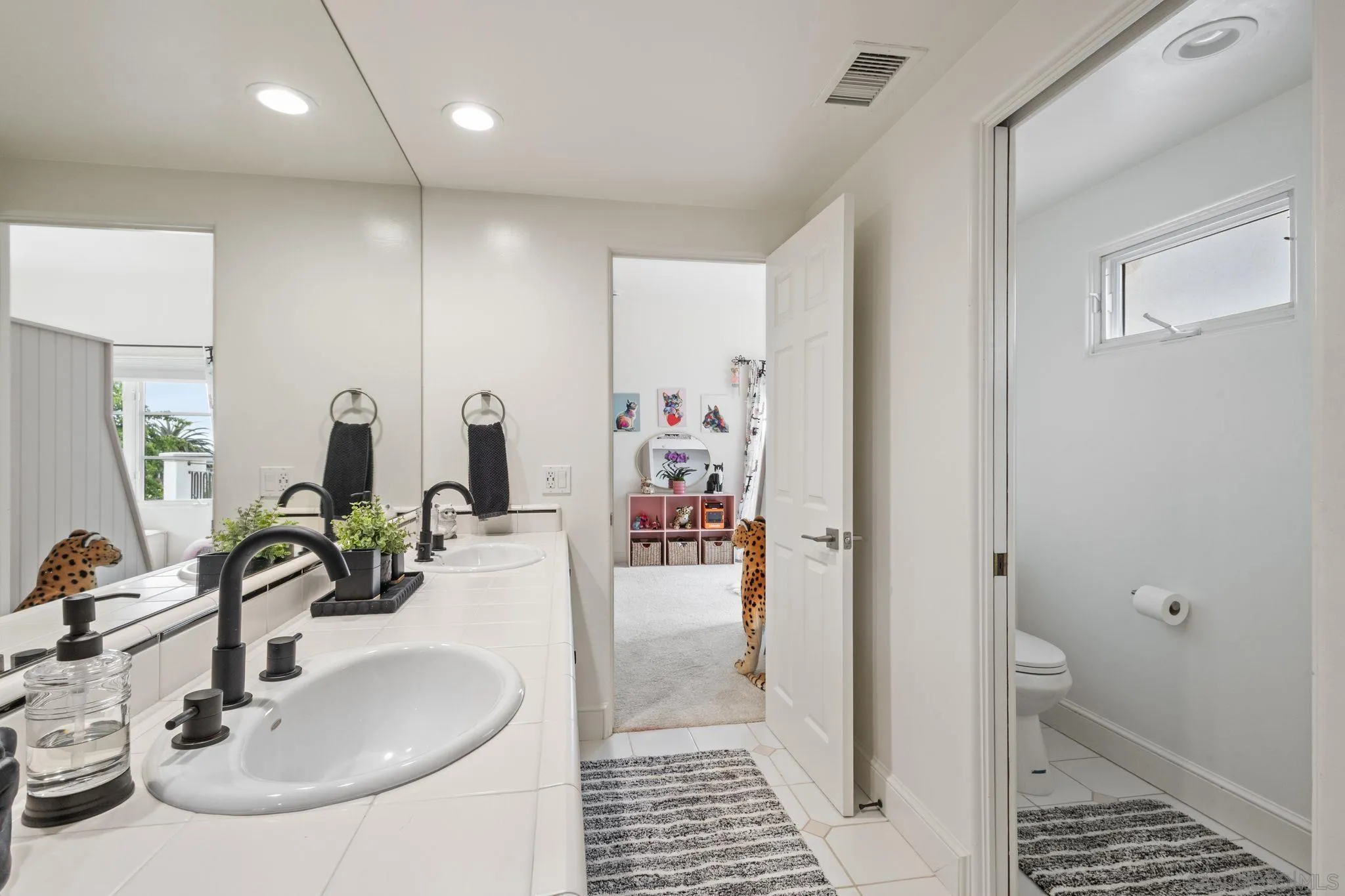 https://cdn.realtyfeed.com/cdn/127/260011351/dc1d570e2be7e13d32bdf1c7c37b8d7b.webp