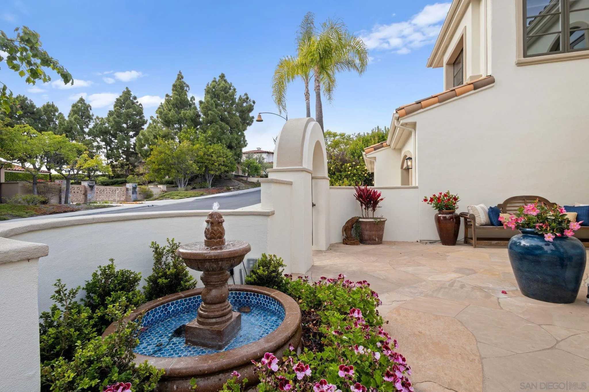 https://cdn.realtyfeed.com/cdn/127/260011351/e327ee37fa77183658e0a28430b11b59.webp