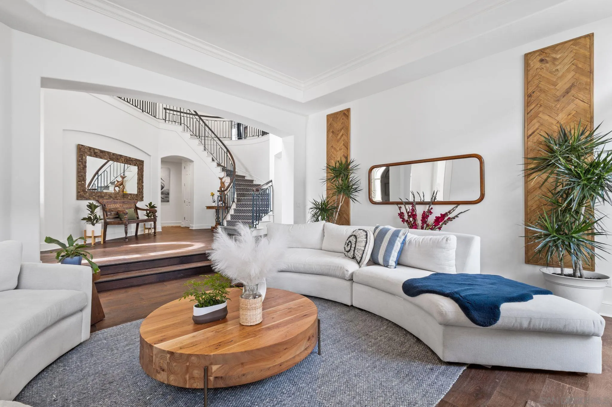 https://cdn.realtyfeed.com/cdn/127/260011351/fd6b437c02313550894b6ef39ef826b2.webp