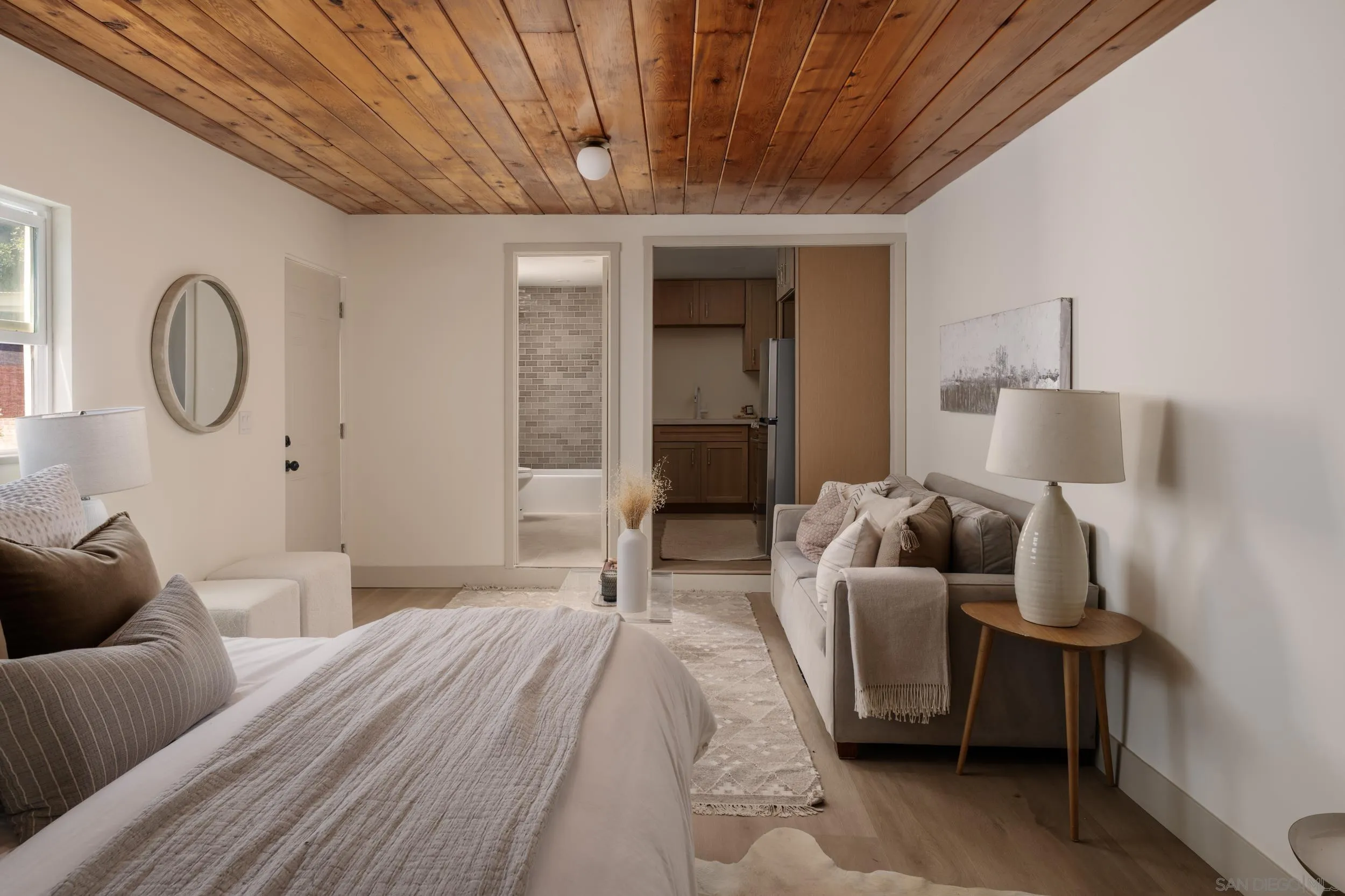 https://cdn.realtyfeed.com/cdn/127/260011353/2f7ae1b23157d9fa2e0aaa06cc150260.webp