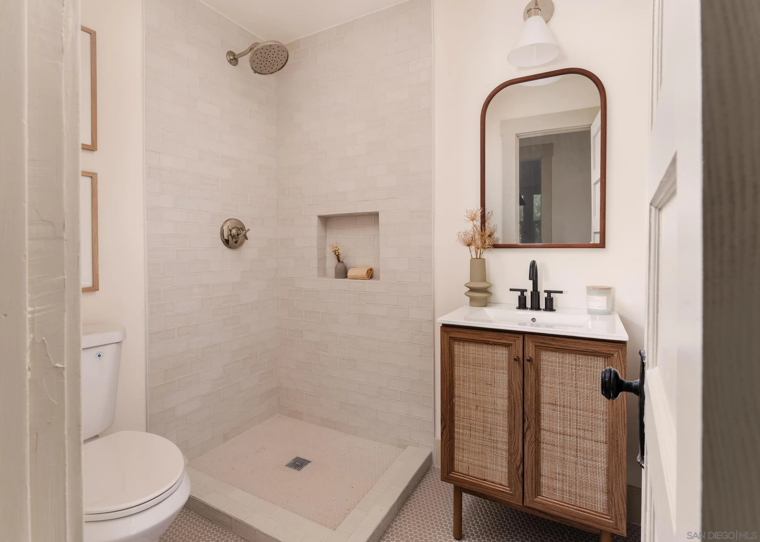 https://cdn.realtyfeed.com/cdn/127/260011353/74327674de113457a8c73520b4c9794b.webp