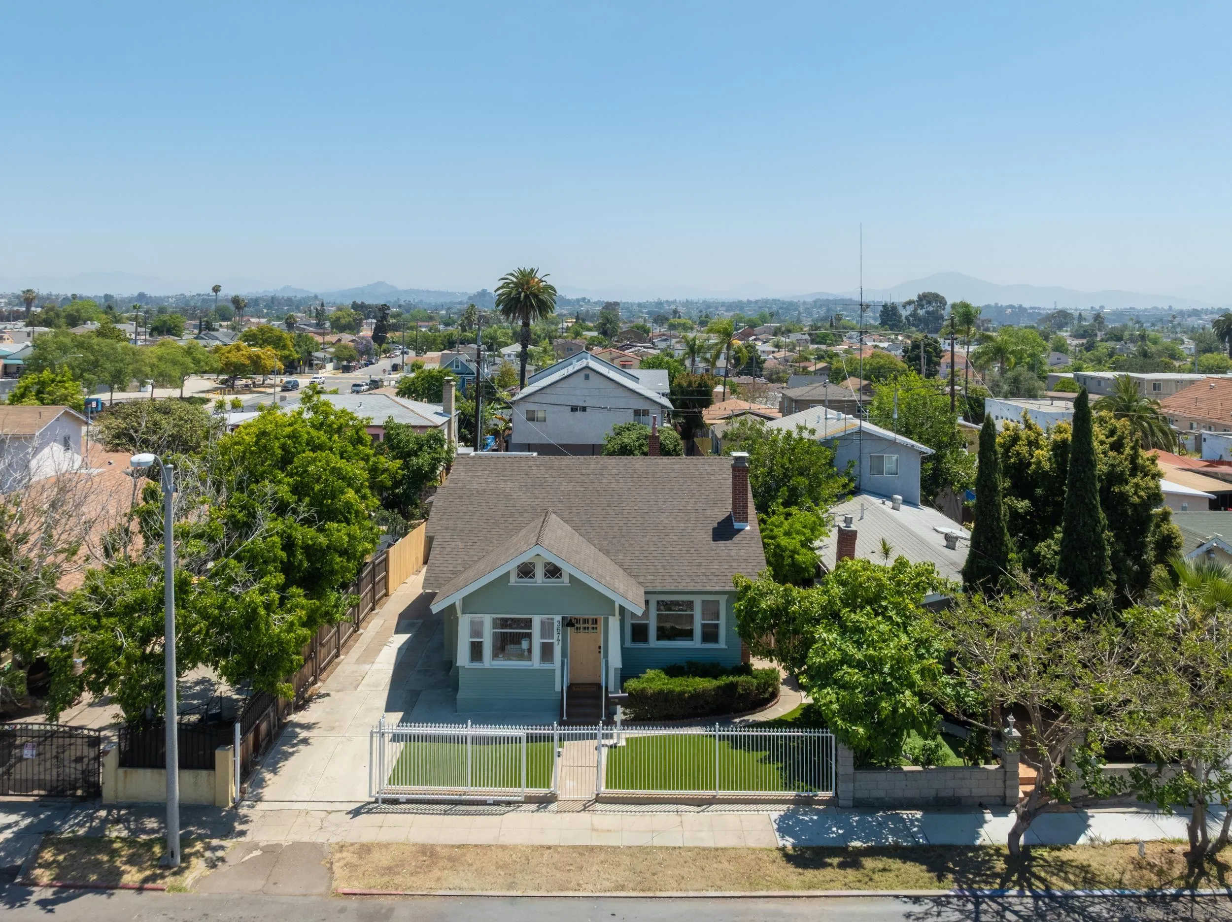 https://cdn.realtyfeed.com/cdn/127/260011353/889151dbd94d2fe3b14cca052782998d.webp