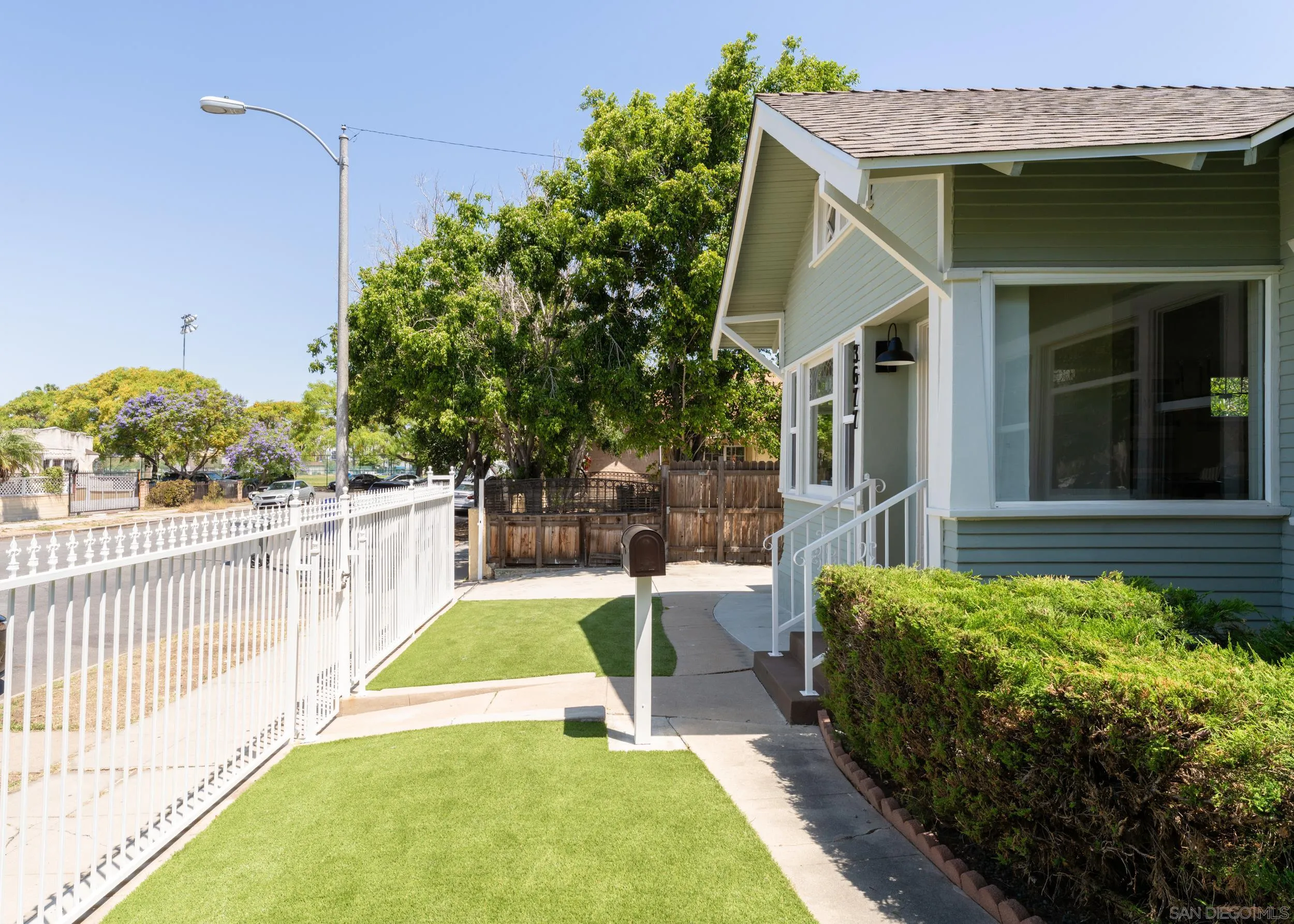 https://cdn.realtyfeed.com/cdn/127/260011353/90e16468563cfc4d550d07db3499b059.webp