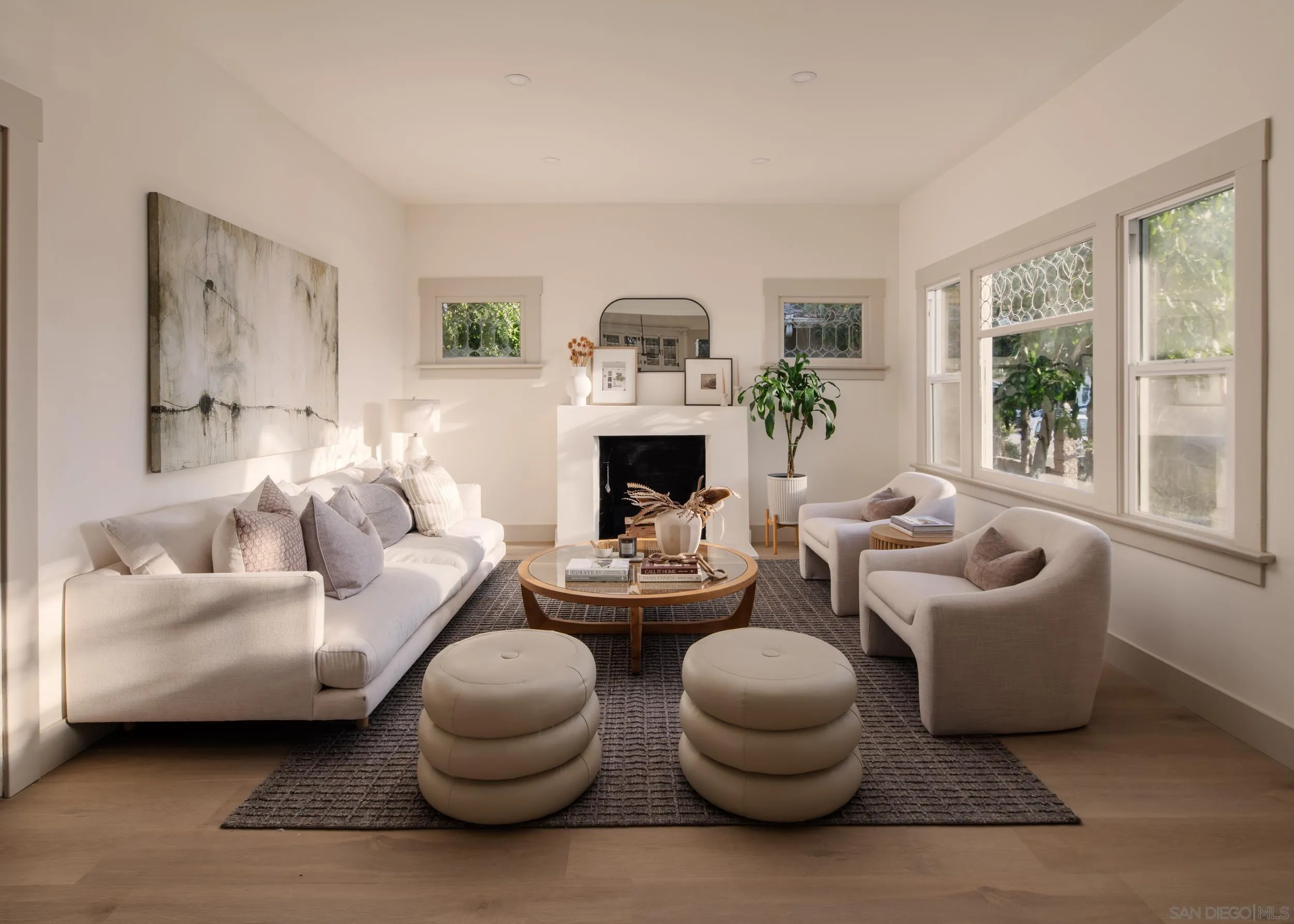 https://cdn.realtyfeed.com/cdn/127/260011353/911fe49d70b3e042dc447b9a65f9c093.webp
