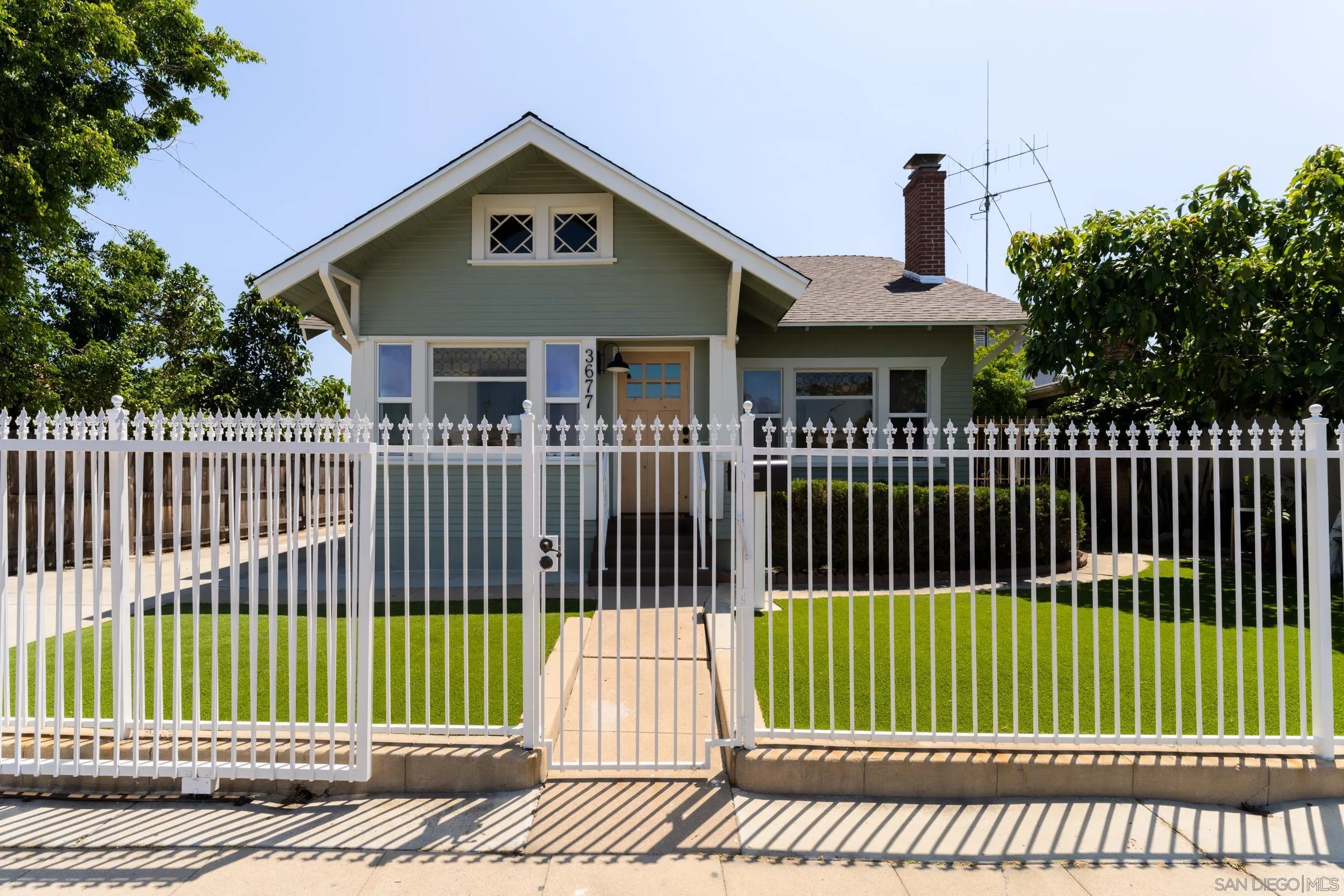https://cdn.realtyfeed.com/cdn/127/260011353/aff88072bd1e4306ac26a05e087cf567.webp