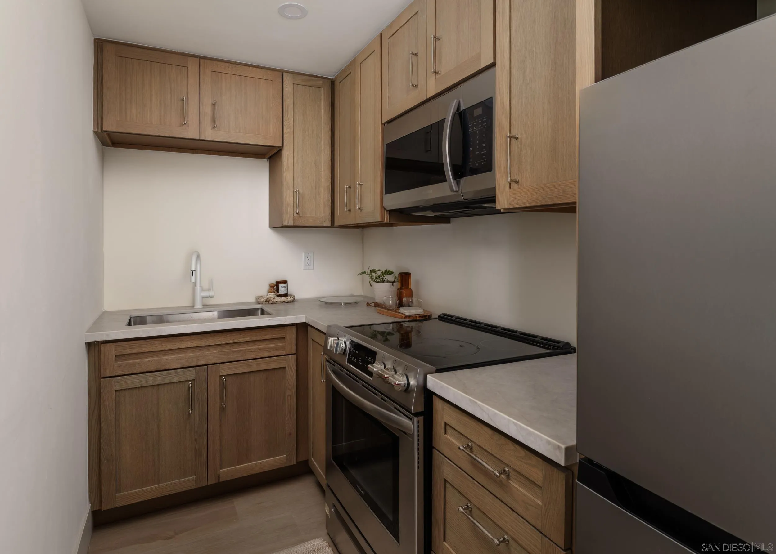 https://cdn.realtyfeed.com/cdn/127/260011353/b98cbd06d3bb22ea1fb4b3639fc1fb73.webp