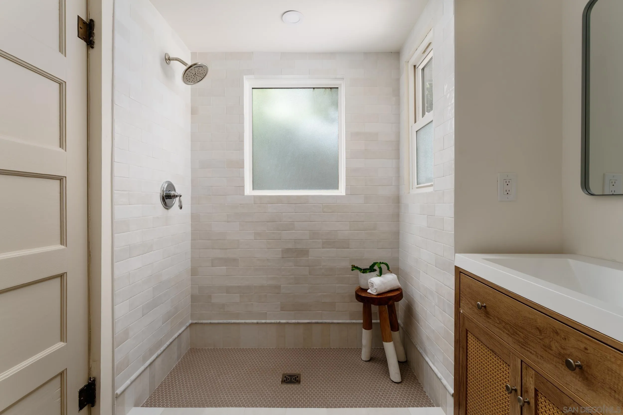 https://cdn.realtyfeed.com/cdn/127/260011353/bc70934309f7086395670a4549fd3abc.webp