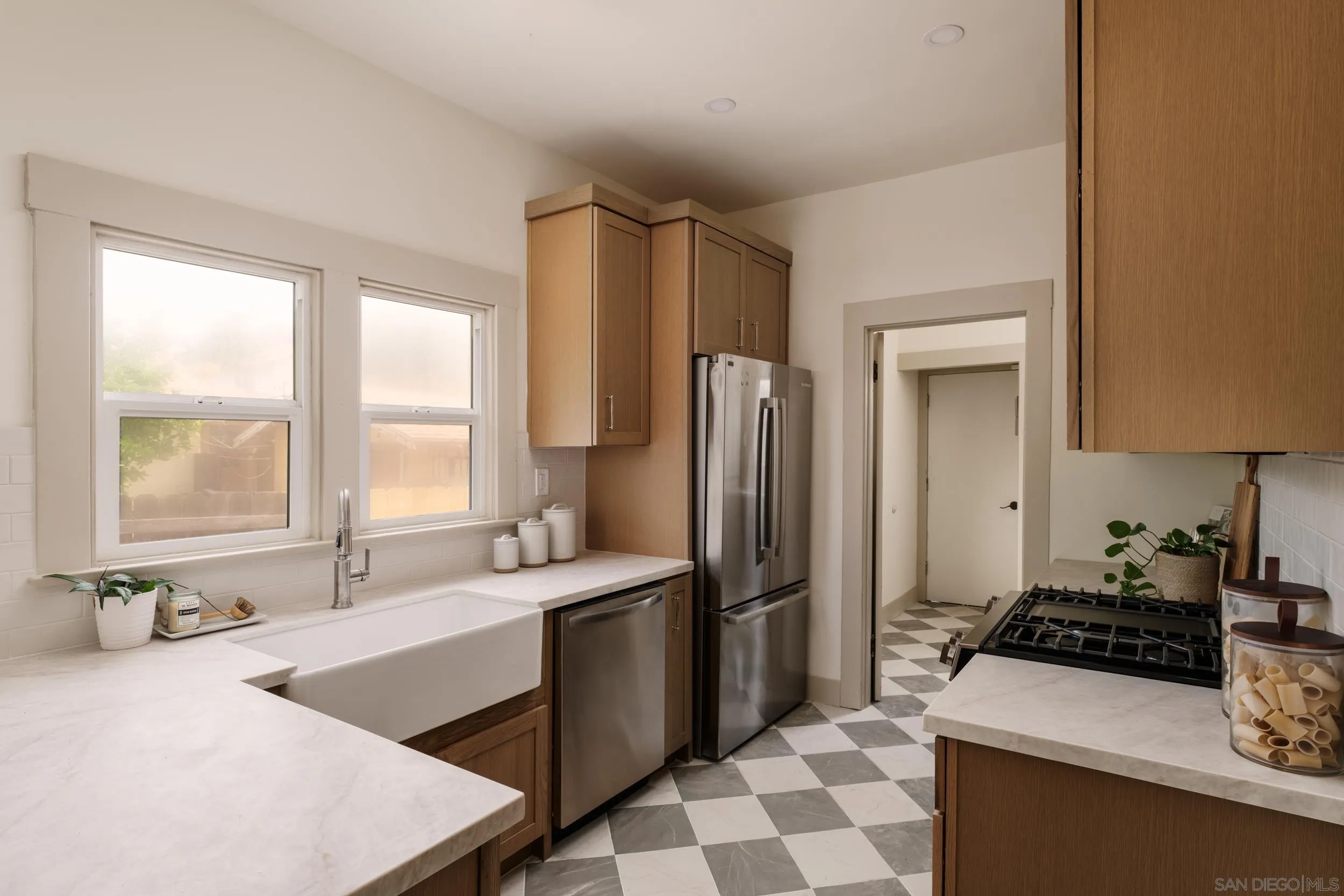 https://cdn.realtyfeed.com/cdn/127/260011353/f8e2ac54e3dd172972f9b56320b6f84c.webp