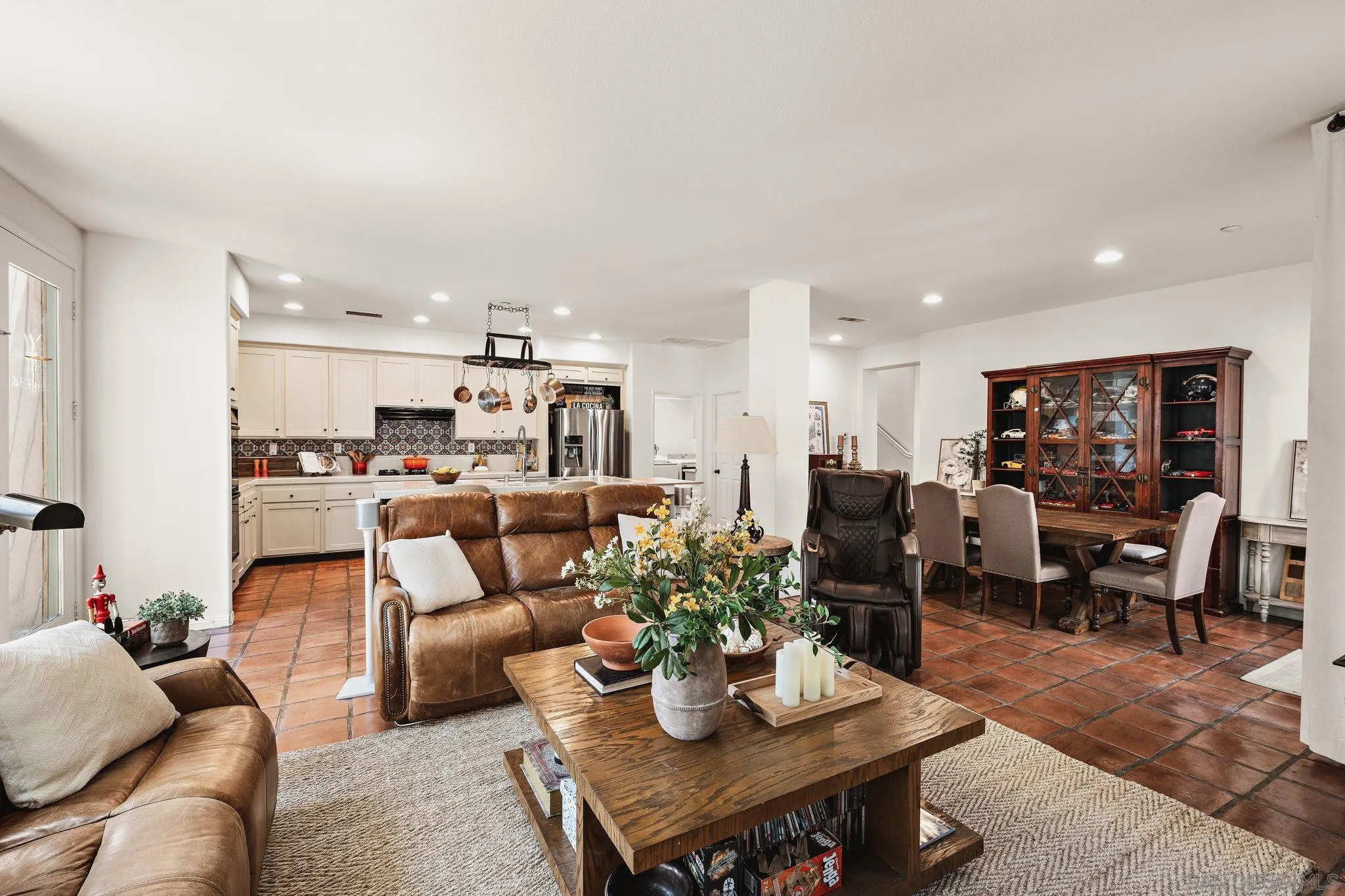 https://cdn.realtyfeed.com/cdn/127/260011358/1536848691edb8ff6f64b78659ee66fb.webp
