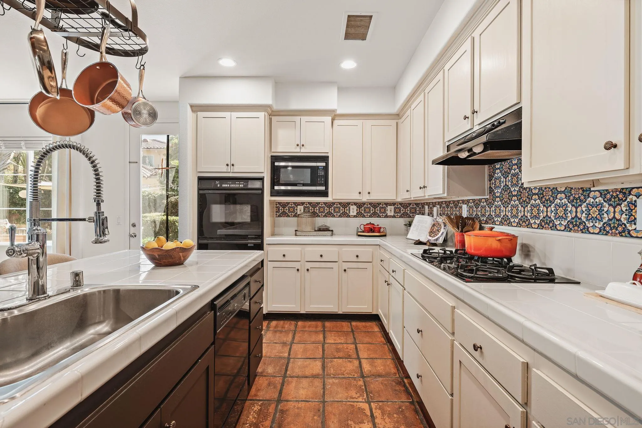 https://cdn.realtyfeed.com/cdn/127/260011358/21da3338a2cbe6531c16b0c473070352.webp